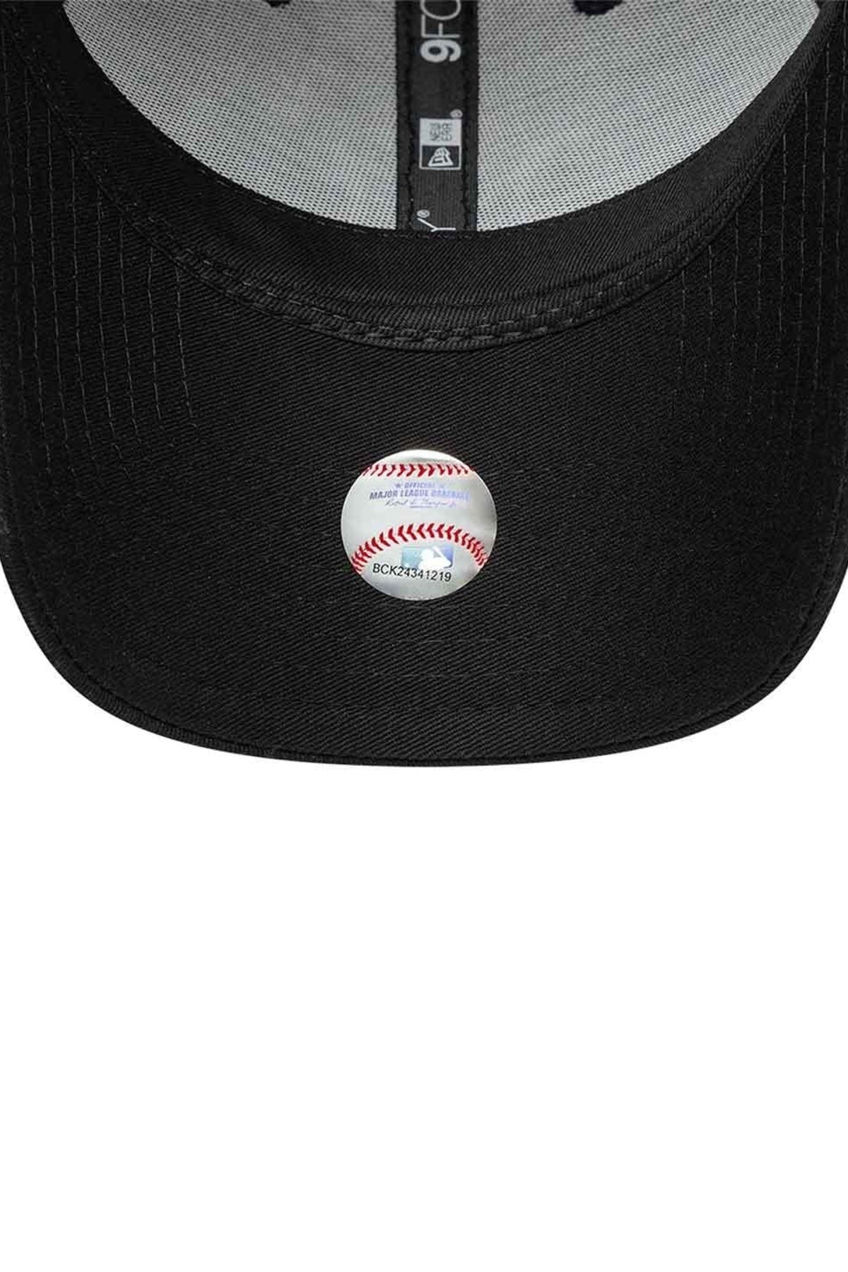 NEW ERA FAUX PONY INFILL 9FORTY NEYYAN en color NEGRO (4)
