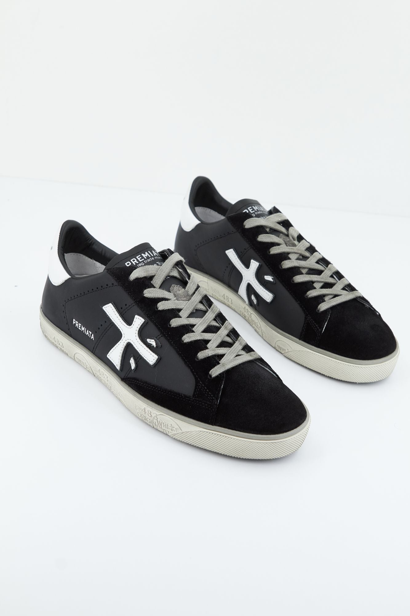 PREMIATA TIMELESS TRAINERS en color NEGRO (1)