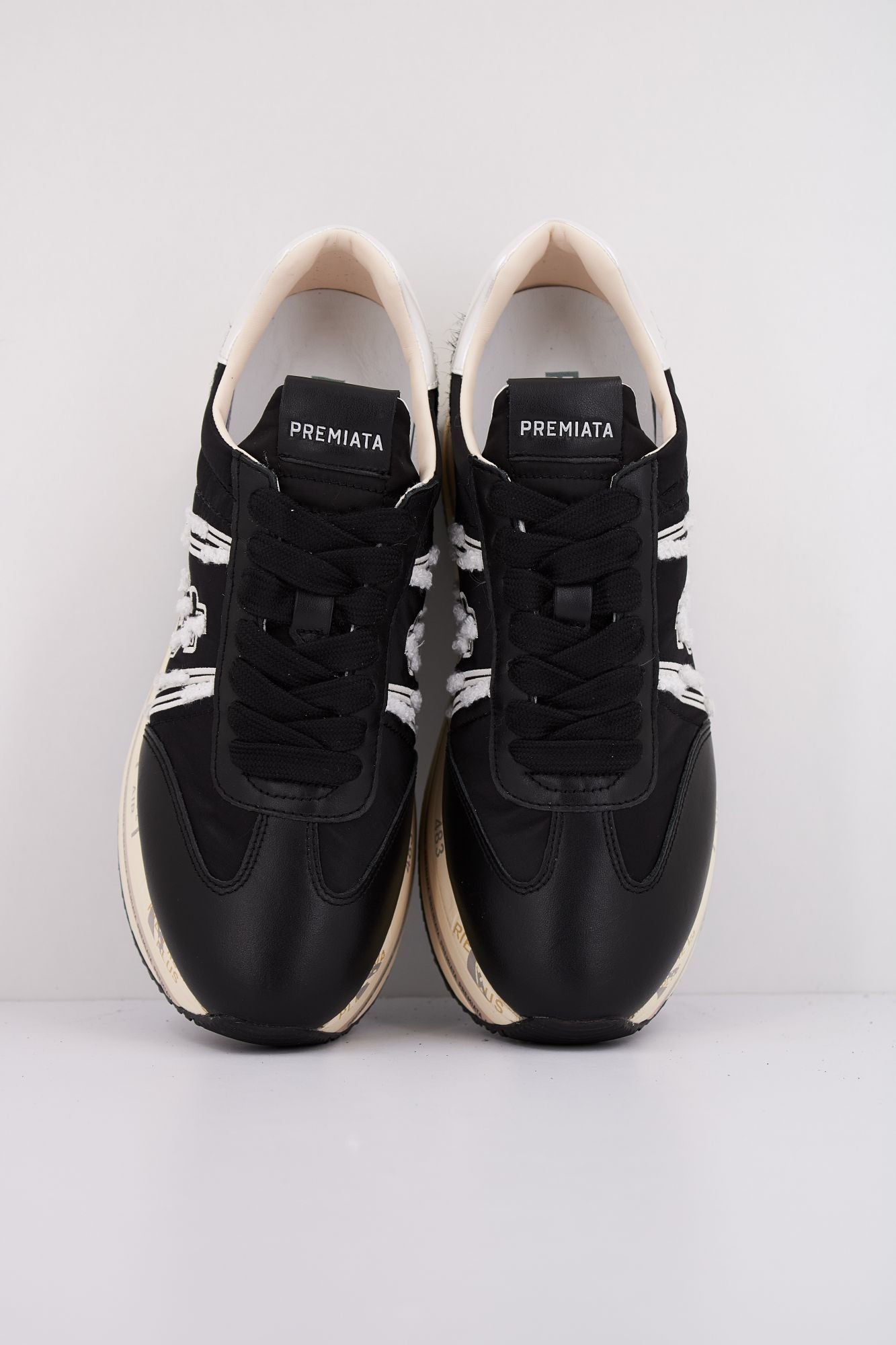 PREMIATA BETH 6953  en color NEGRO (3)