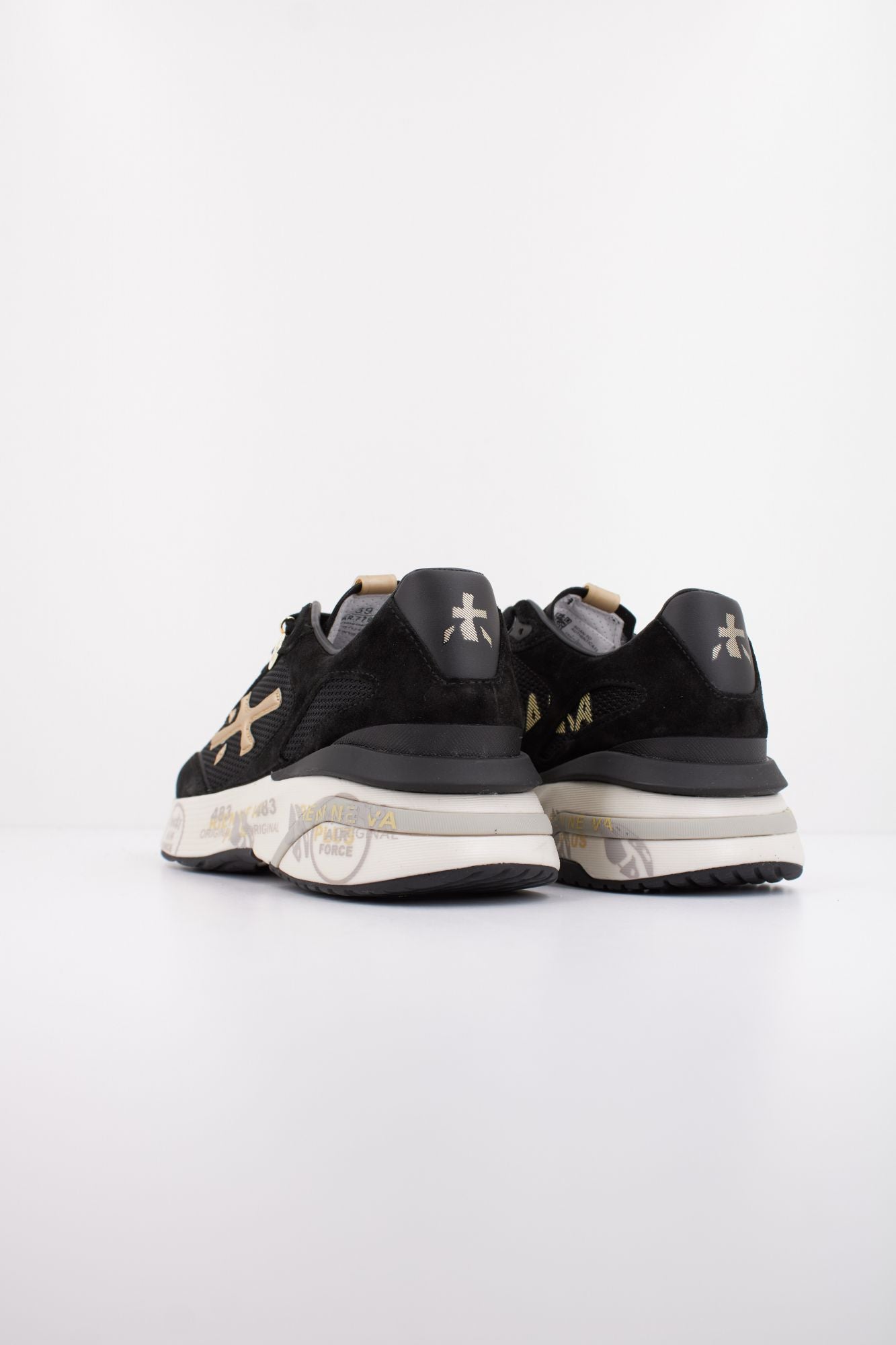 PREMIATA MOERUND en color NEGRO (4)