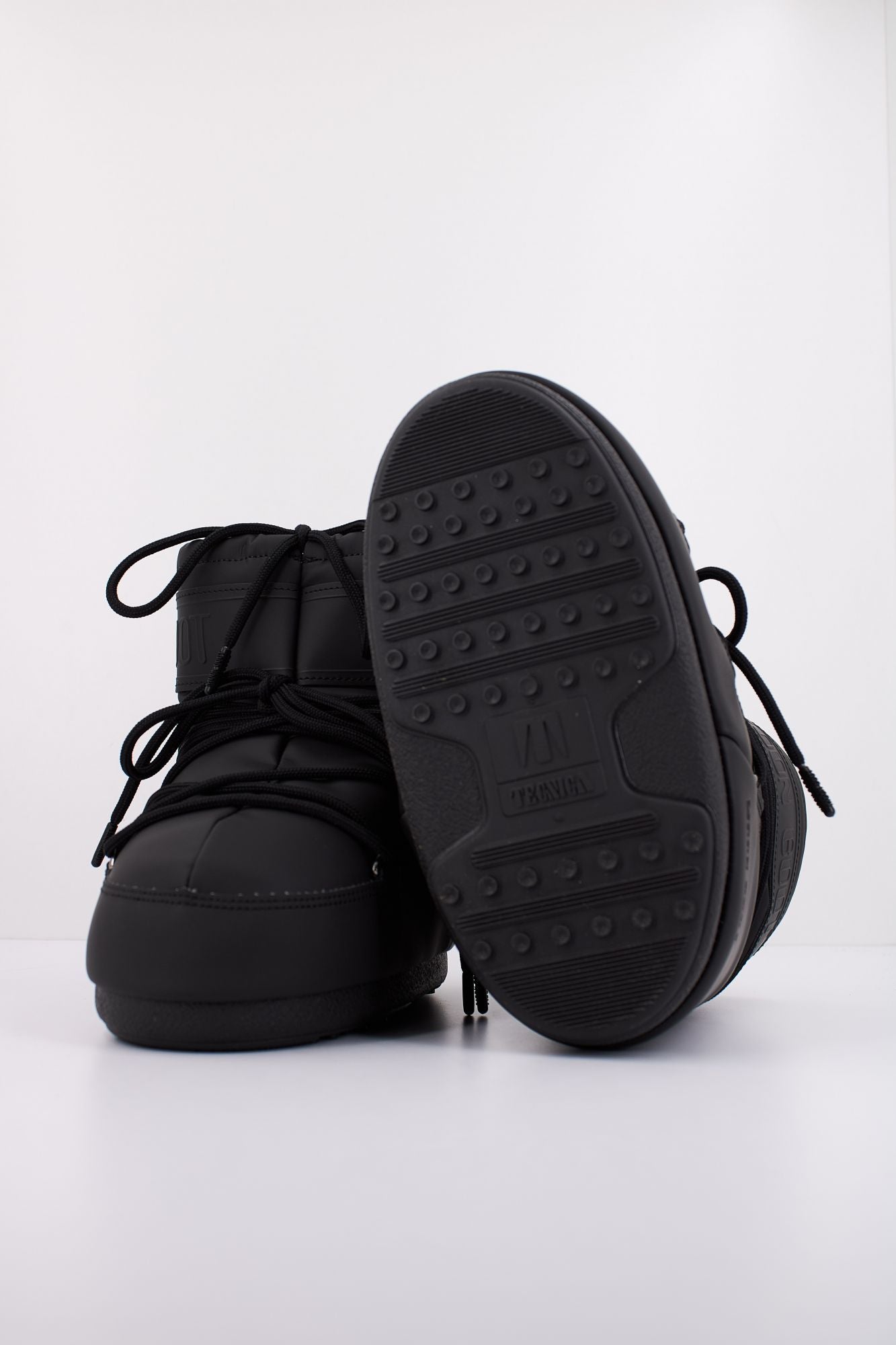 MOON BOOT  MB ICON LOW RUBBE en color NEGRO (5)