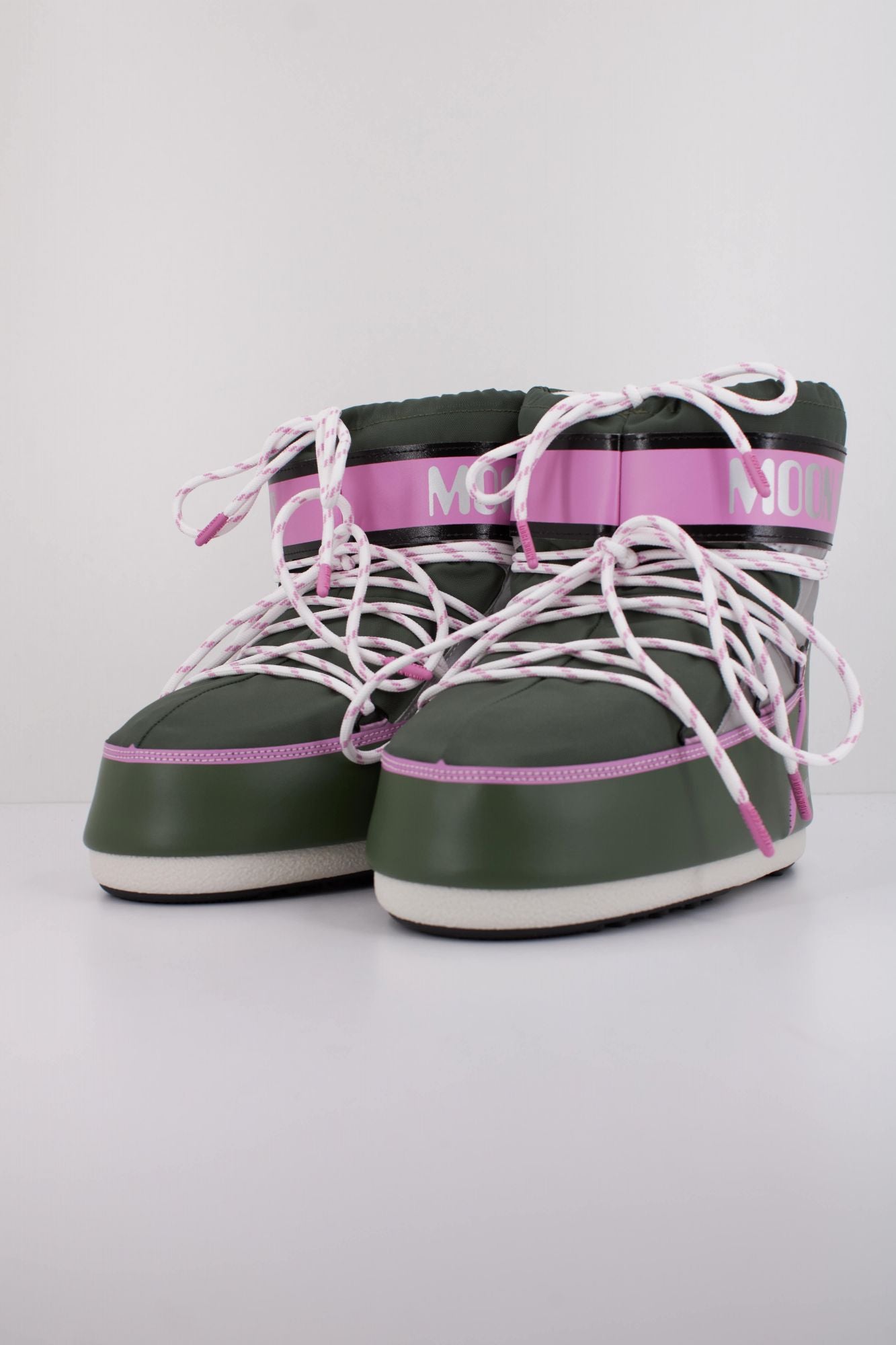 MOON BOOT MB ICON LOW SPACE en color VERDE (2)