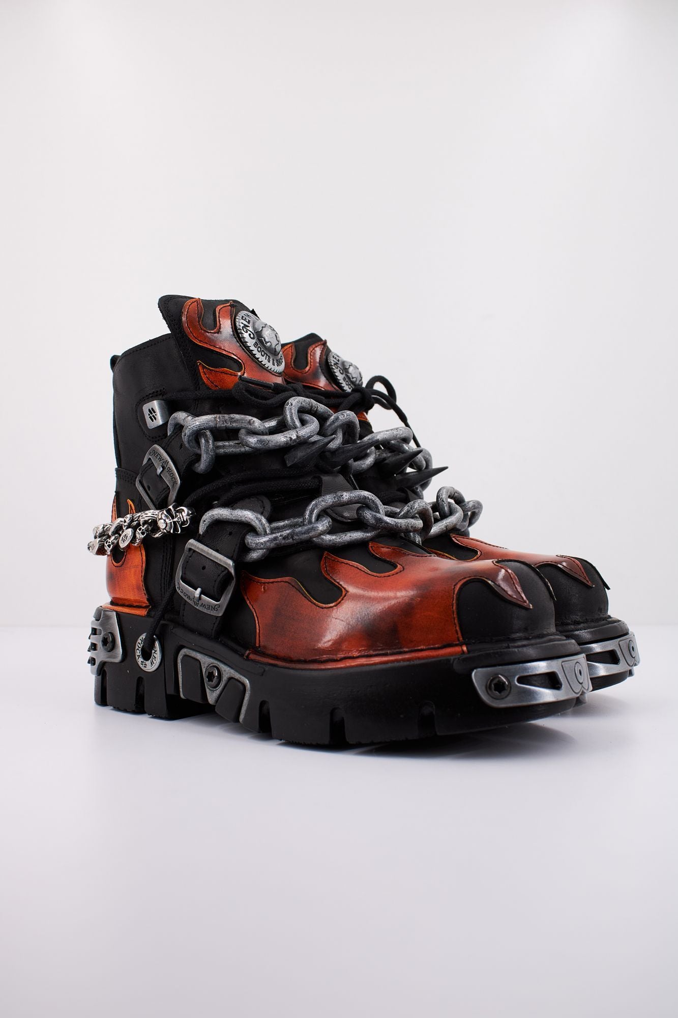 NEW ROCK M1495 C1 en color NEGRO (2)
