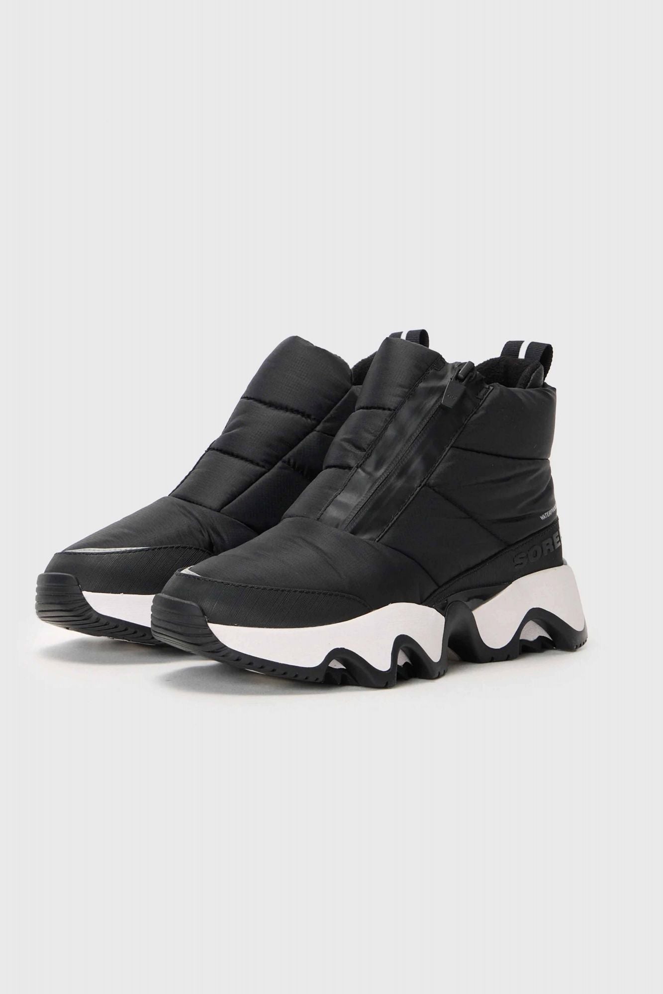SOREL KINETIC IMPACT PUFFY ZIP en color NEGRO (2)