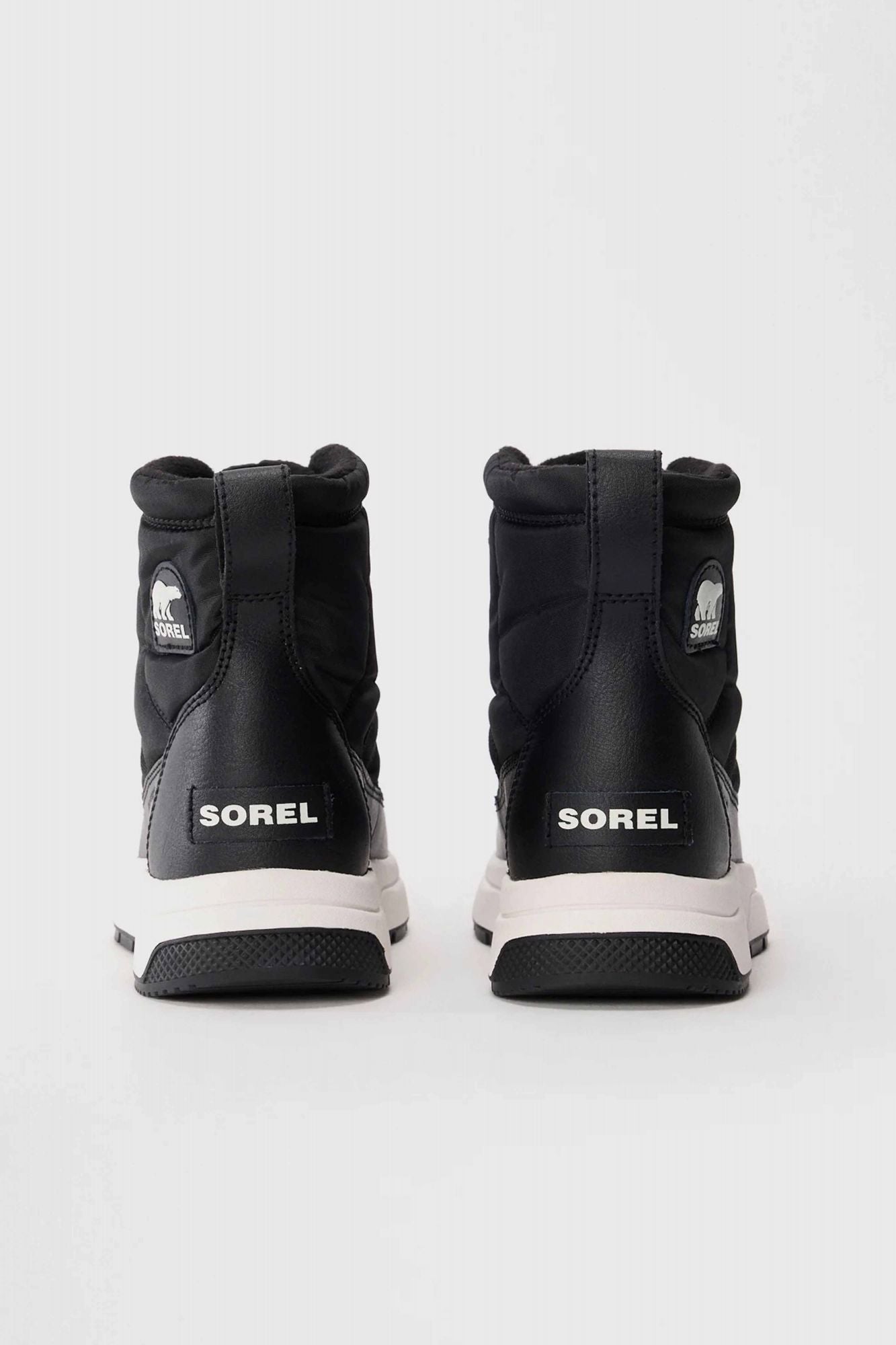SOREL WHITNEY III MID WP en color NEGRO (4)