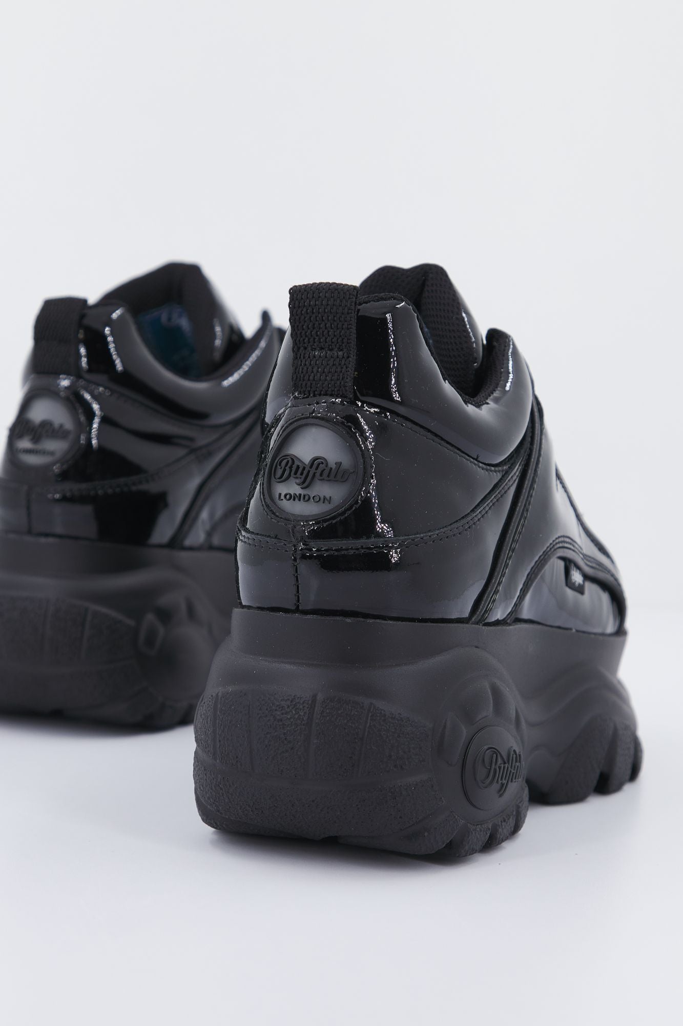 BUFFALO 1533234 1339 14 en color NEGRO (3)