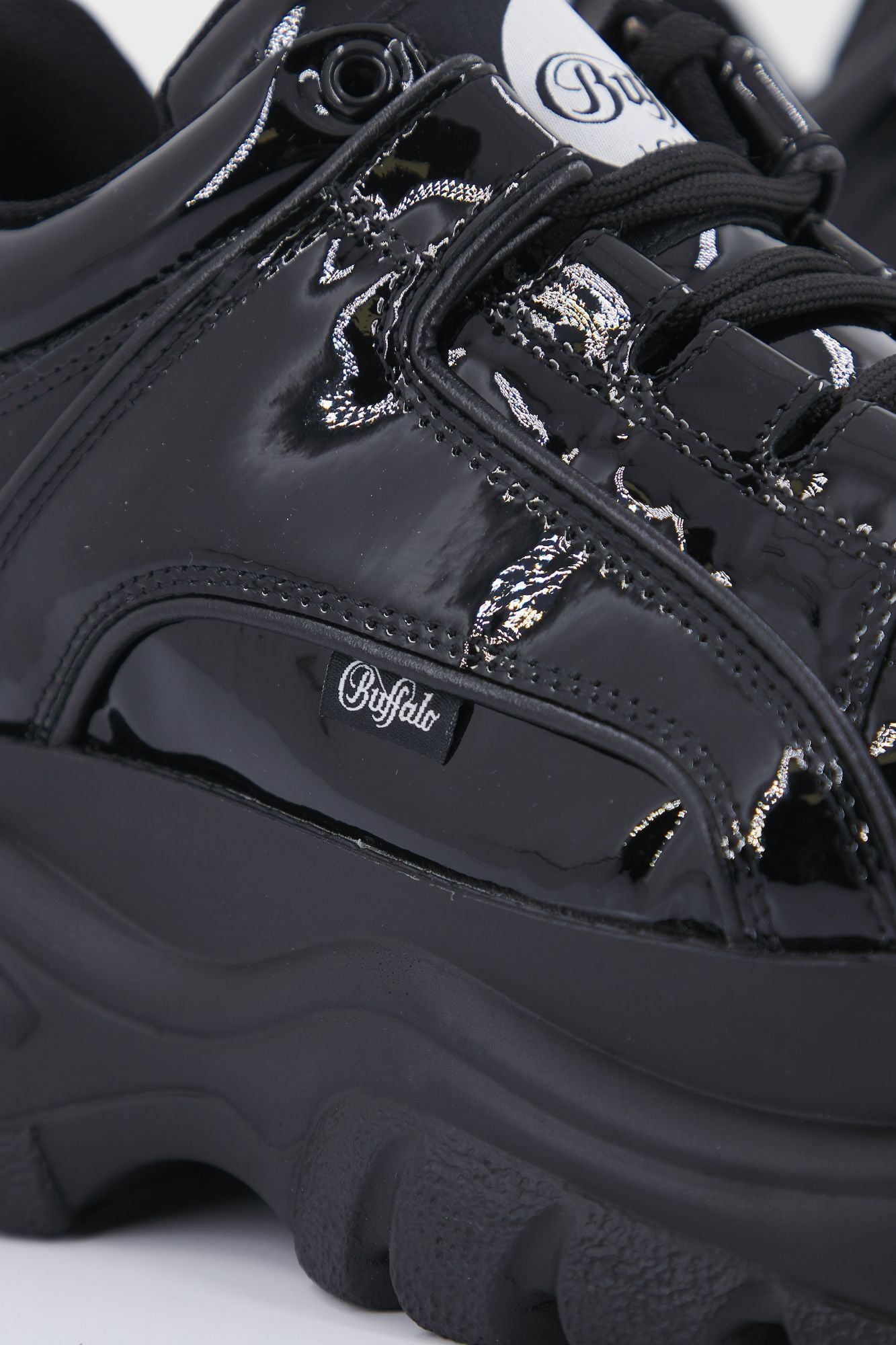 BUFFALO 1533234 1339 14 en color NEGRO (4)