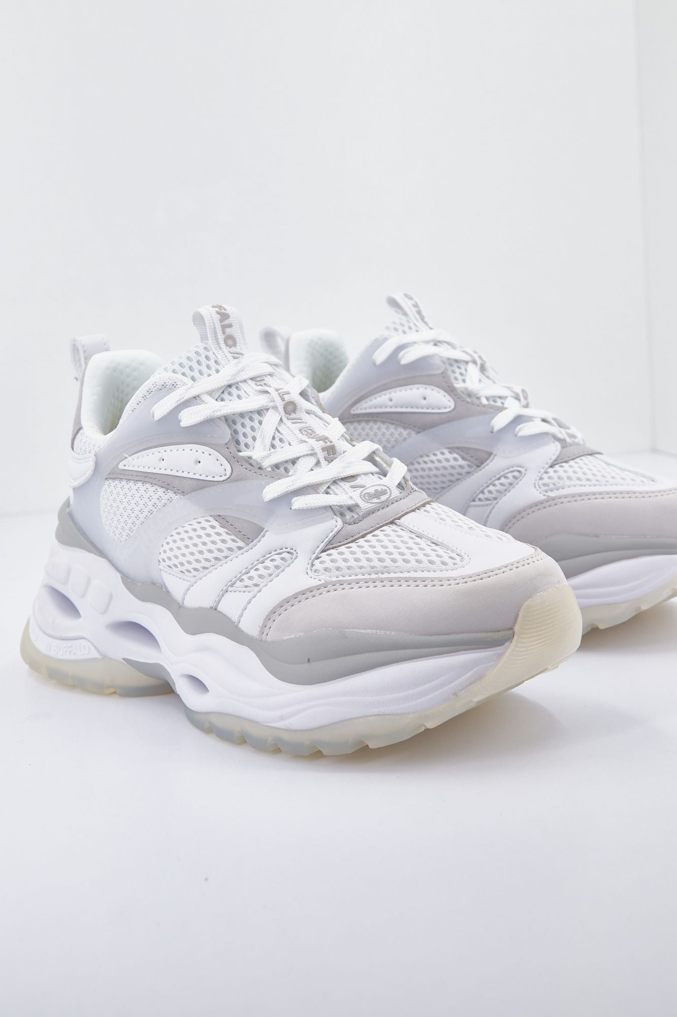 BUFFALO TRIPLET M VEGAN en color BLANCO (2)