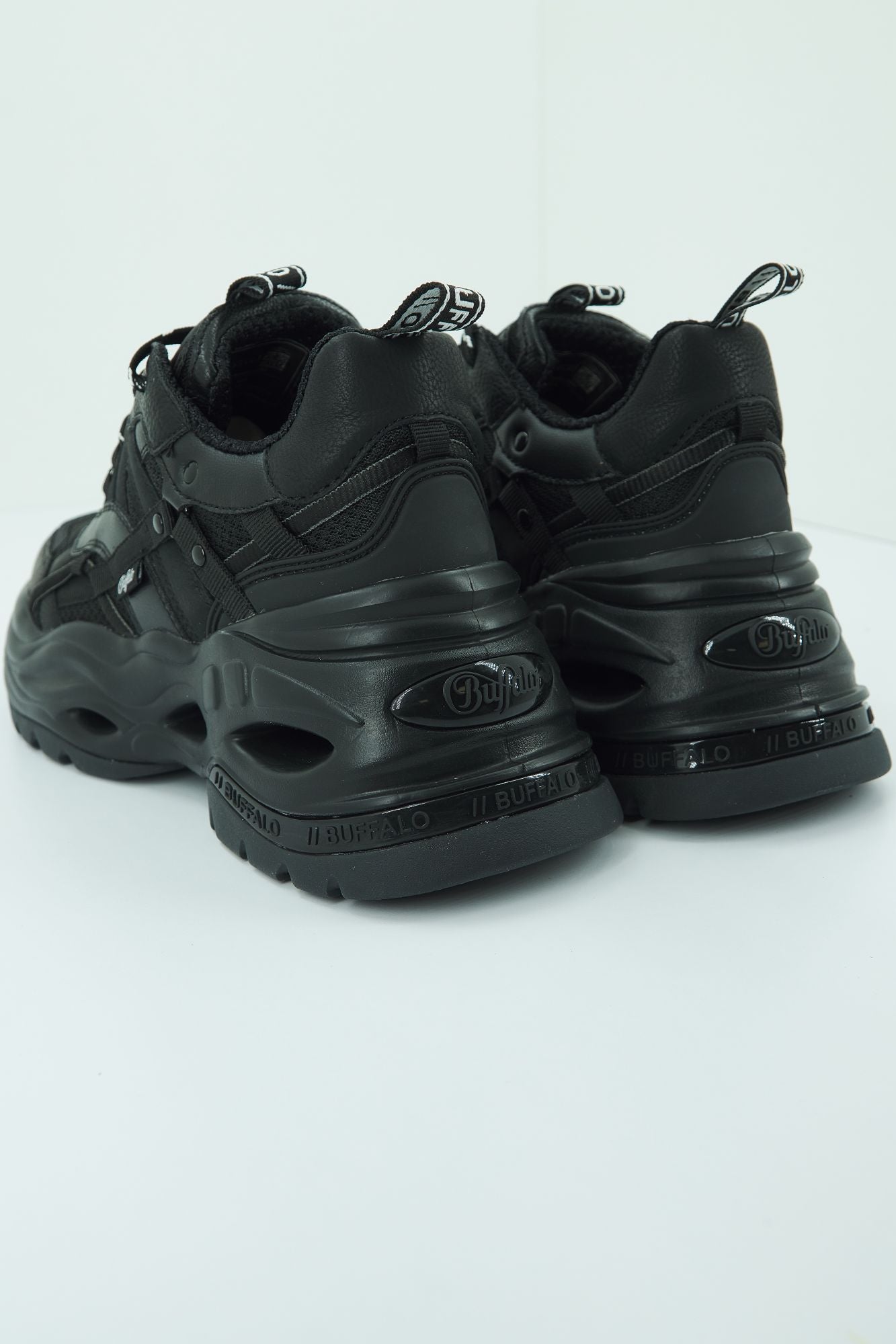 BUFFALO TRIPLET HOLLOW en color NEGRO (3)