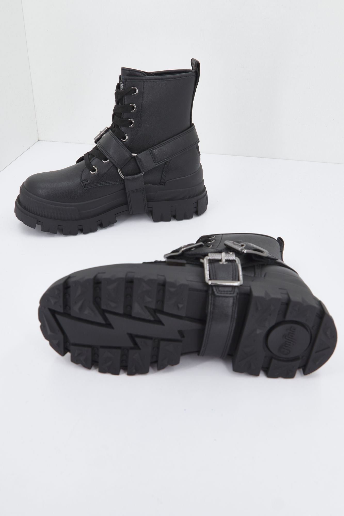 BUFFALO  ASPHA BIKER en color NEGRO (3)