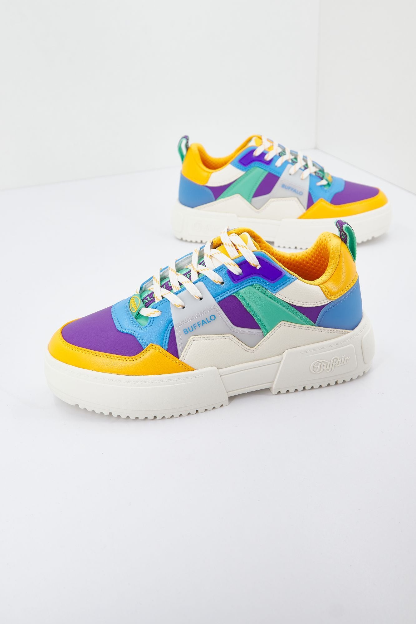 BUFFALO  RSE v2 en color MULTICOLOR (3)