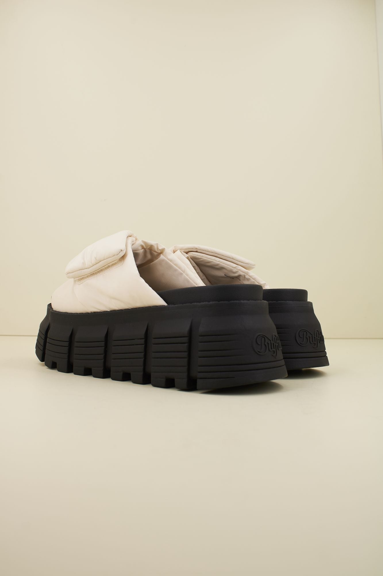 BUFFALO 1602213B  en color BLANCO (3)