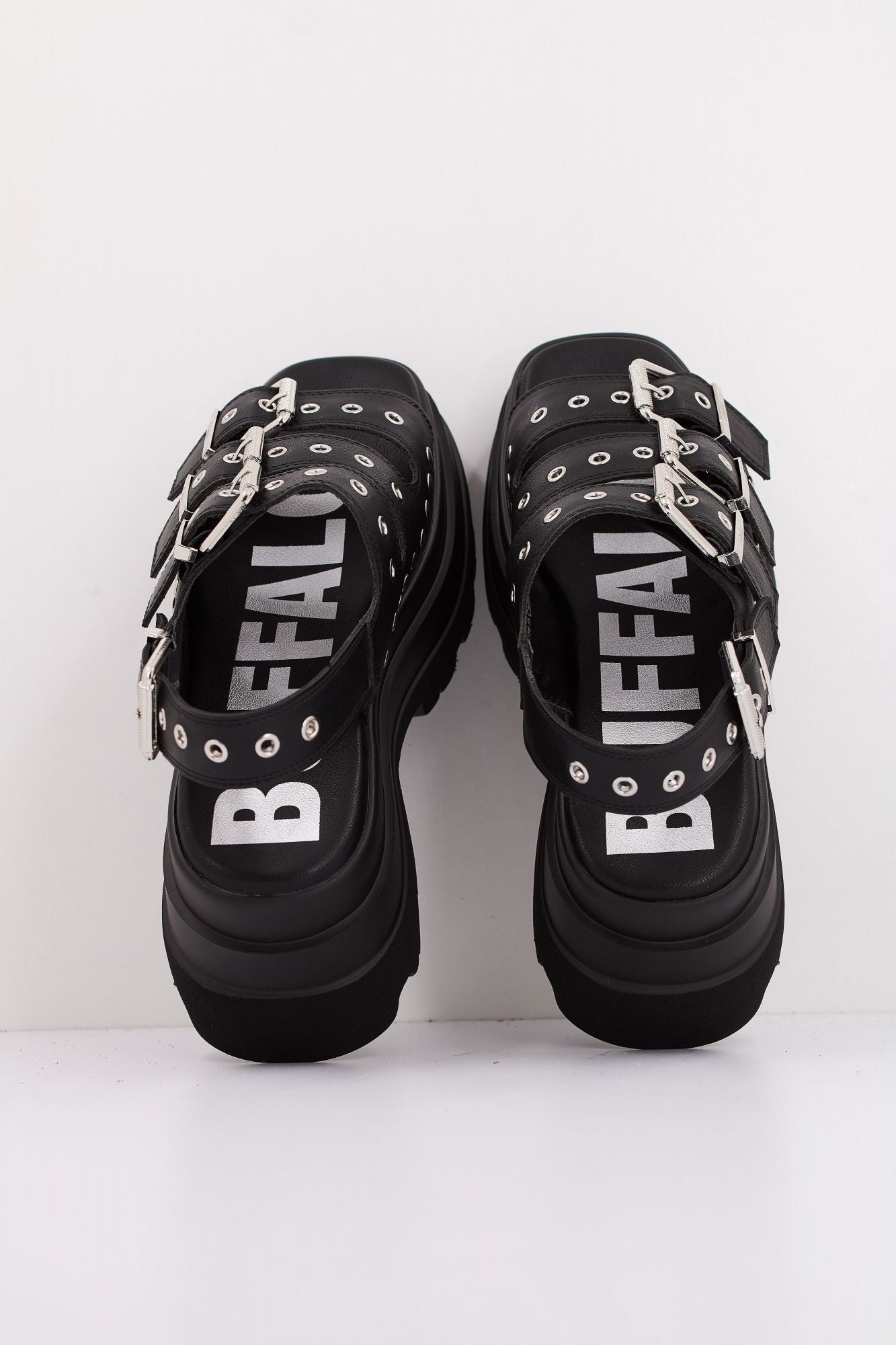 BUFFALO ATHENA  en color NEGRO (3)