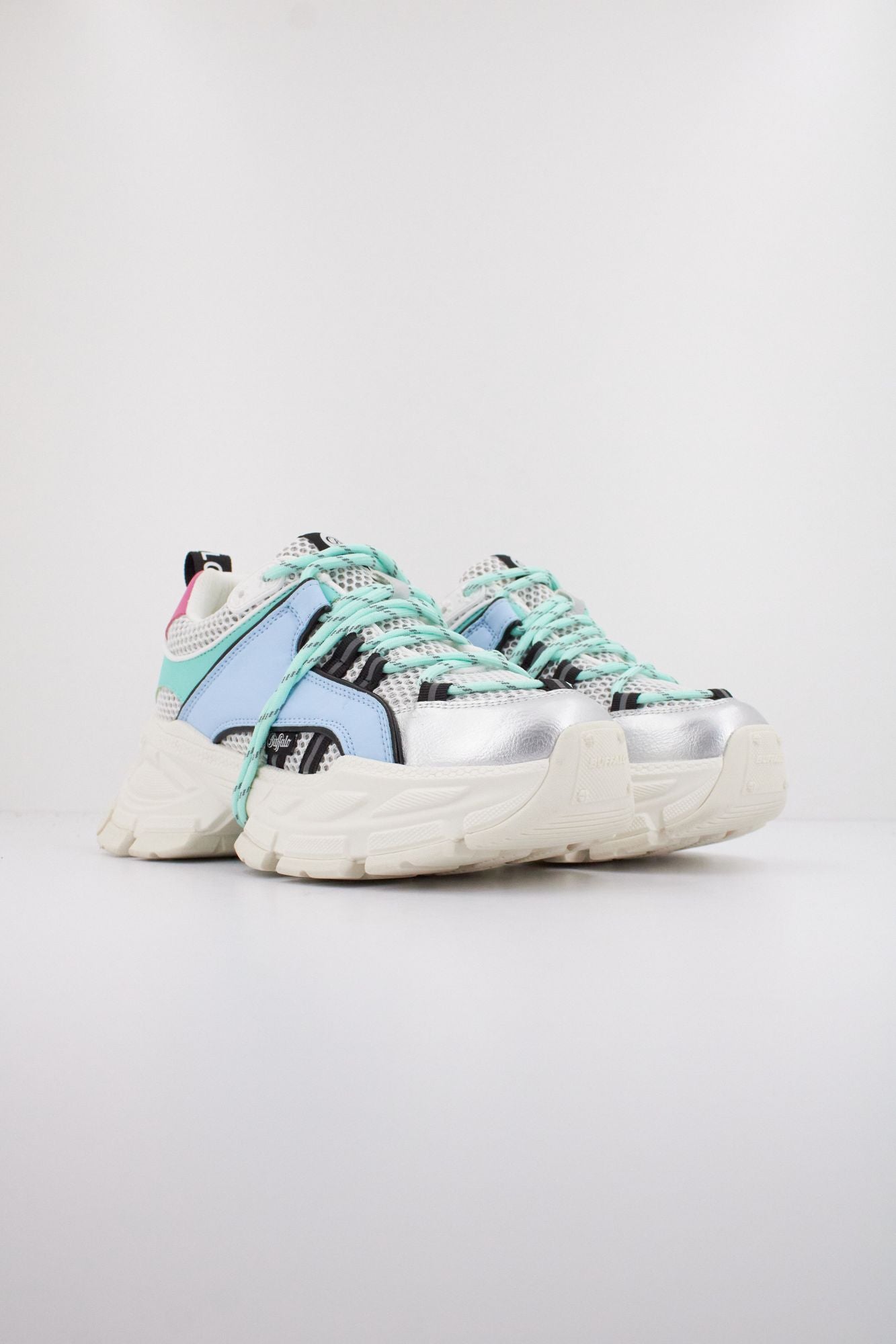 BUFFALO  SATURN LACE  en color BLANCO (2)