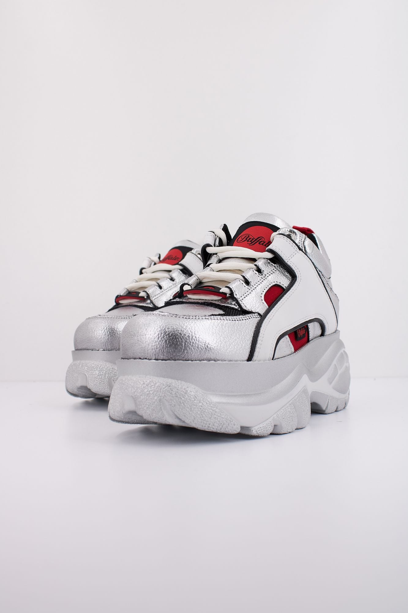 BUFFALO  REV en color PLATA (2)