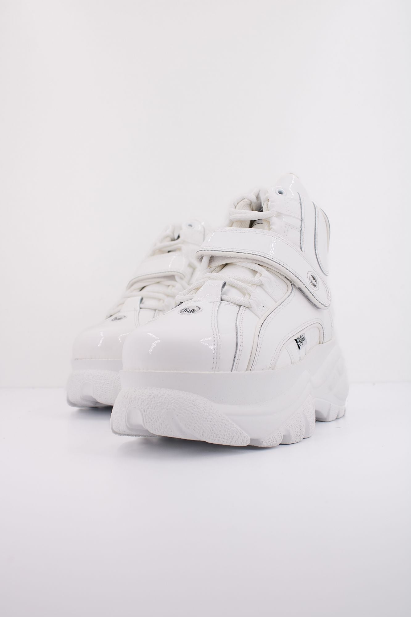 BUFFALO  CALF LTP en color BLANCO (2)