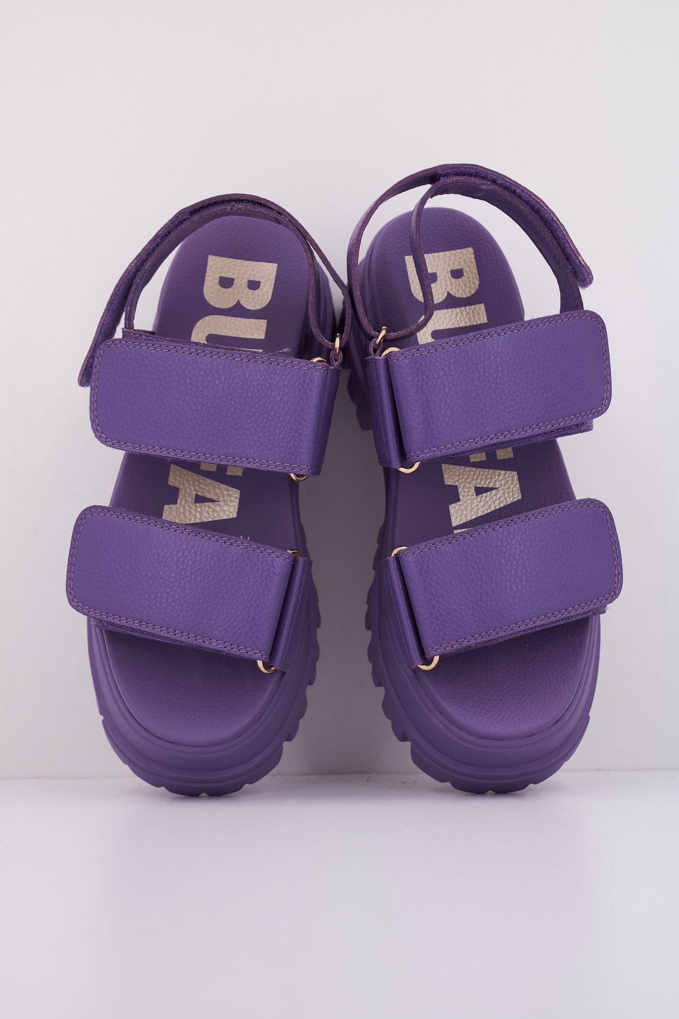 BUFFALO  ASPHA SND en color VIOLETA (3)