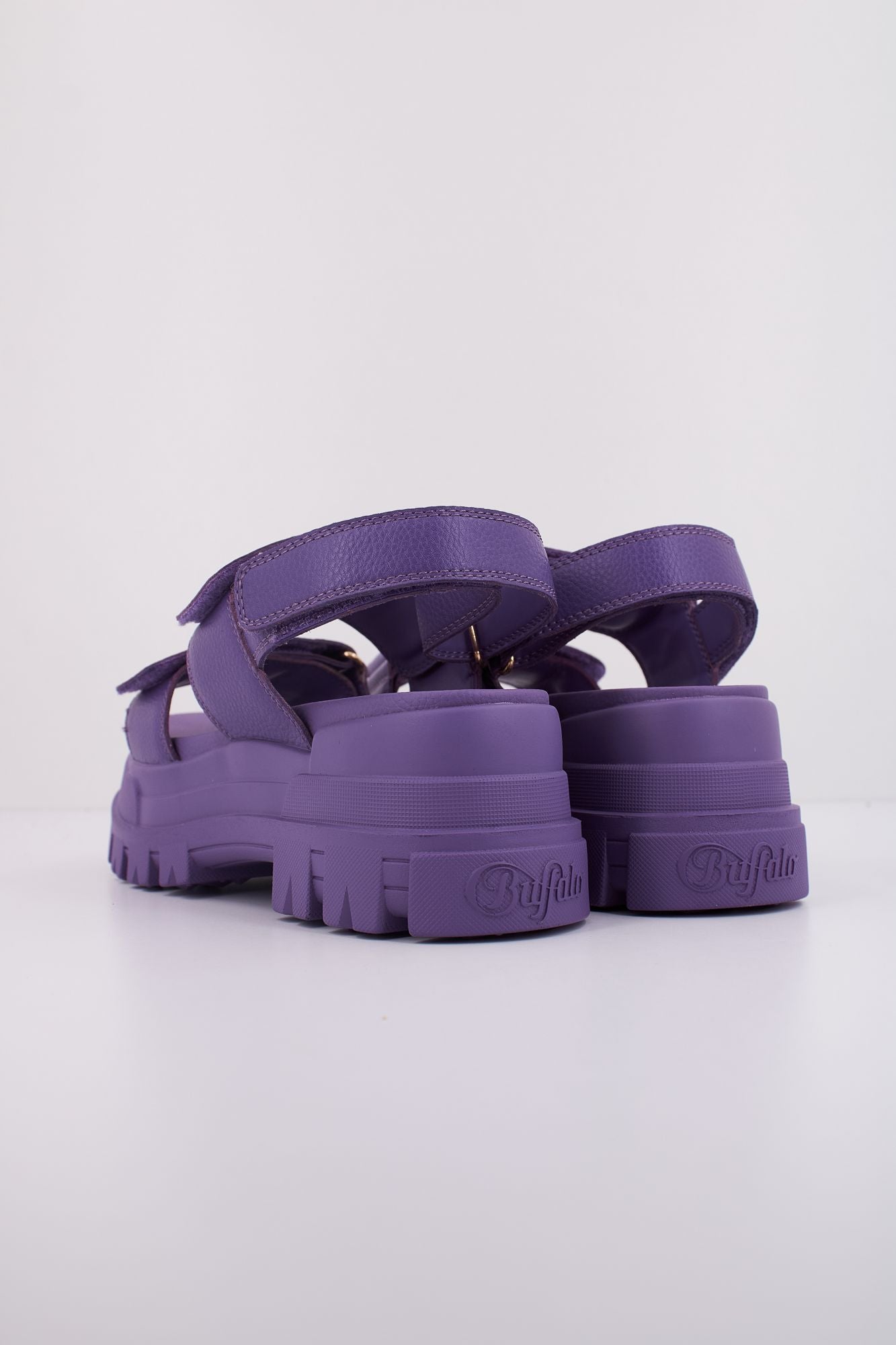 BUFFALO  ASPHA SND en color VIOLETA (4)