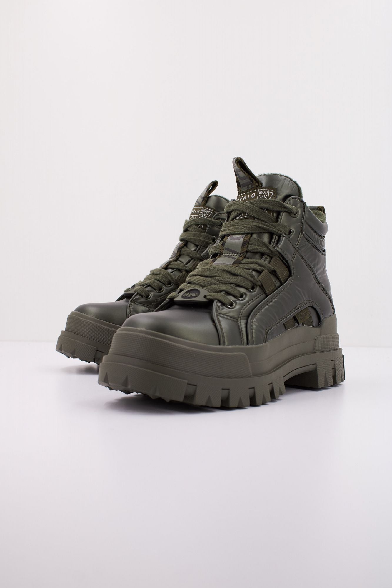 BUFFALO ASPHA NC MID  en color VERDE (2)