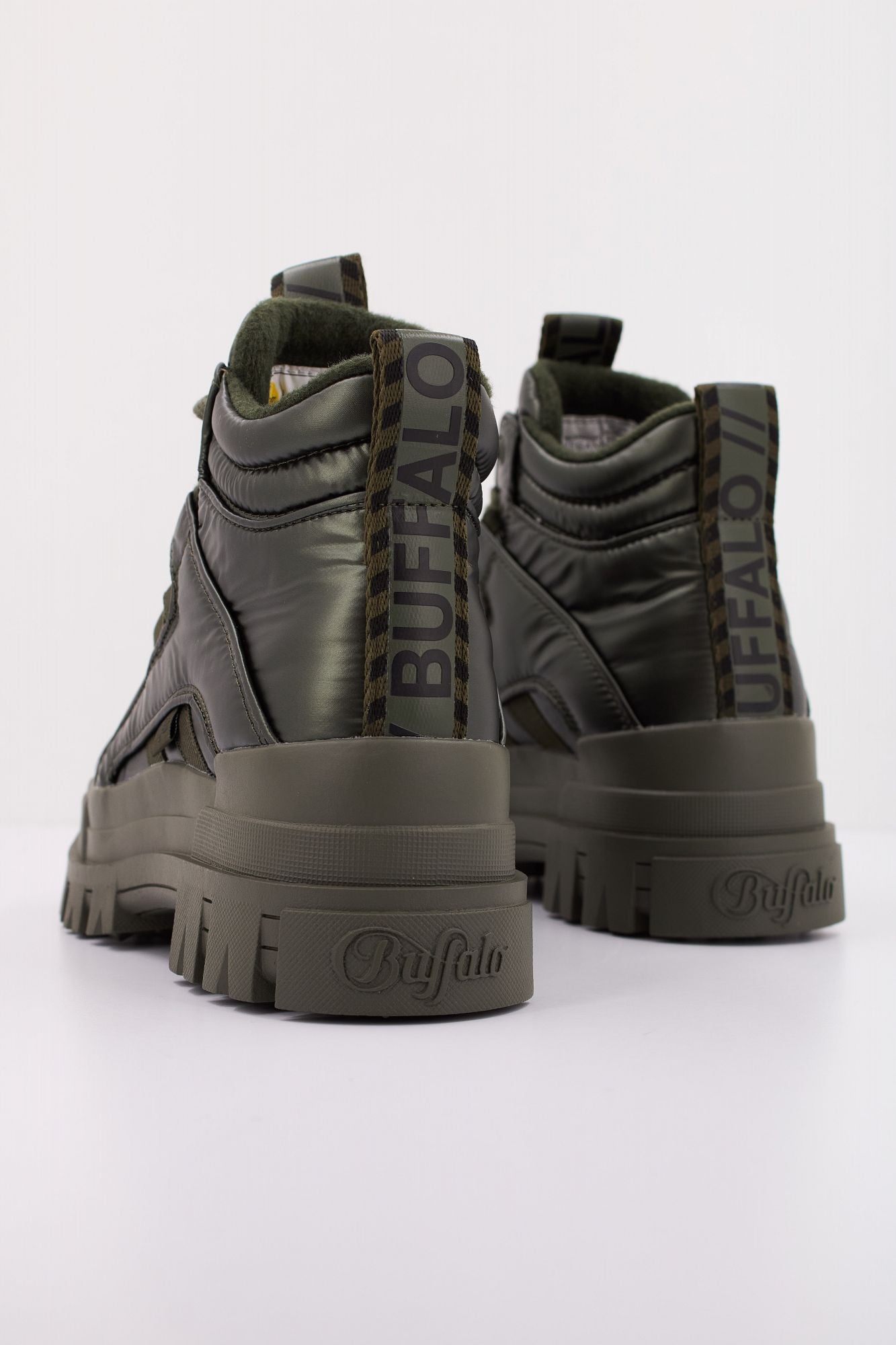 BUFFALO ASPHA NC MID  en color VERDE (4)