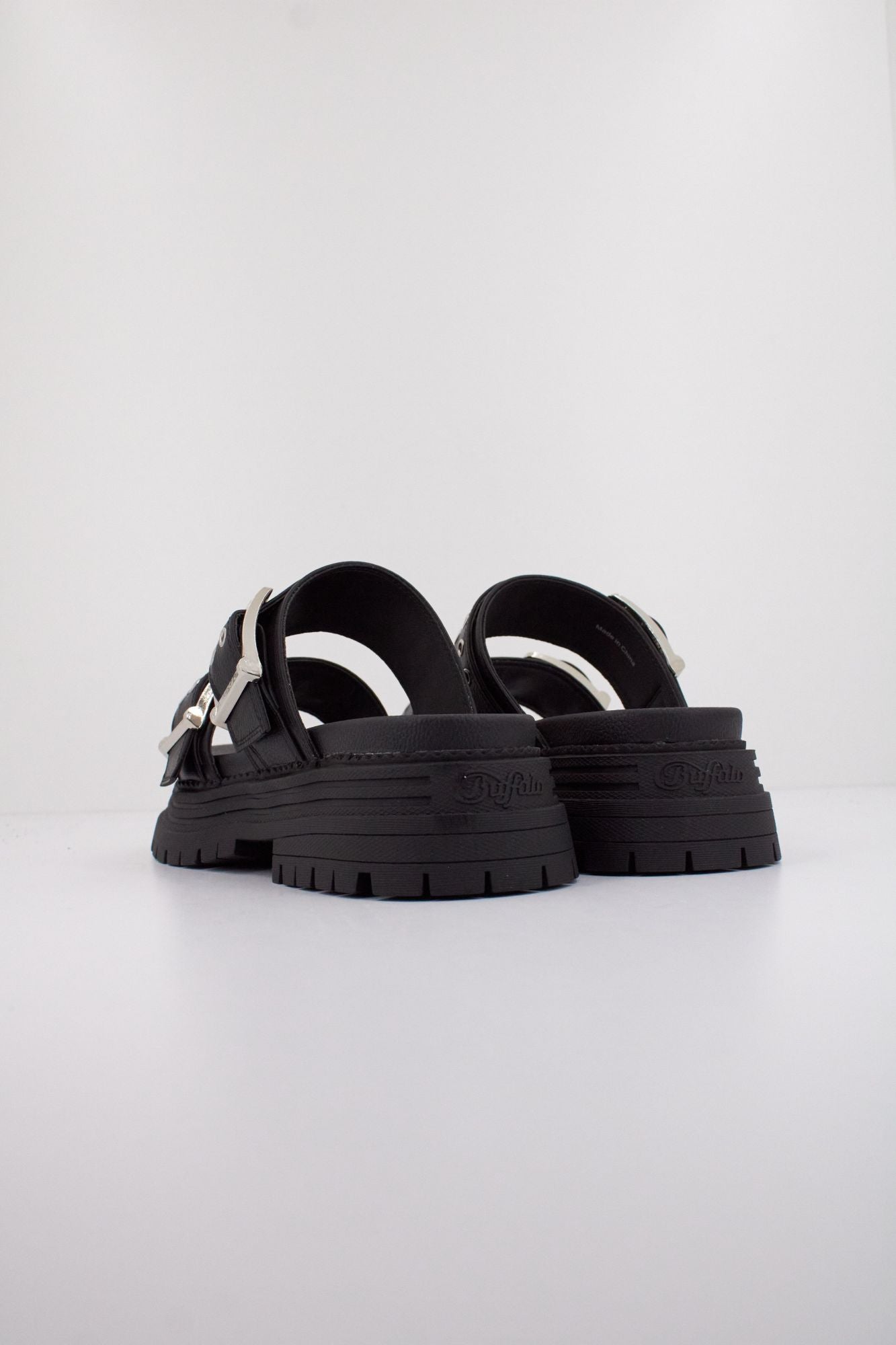 BUFFALO  LENNOX LOOP  en color NEGRO (4)