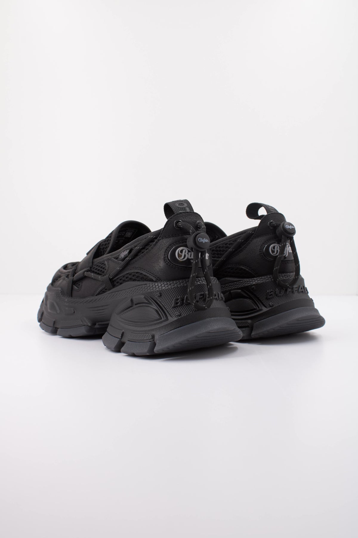 BUFFALO SATURN LOAFER en color NEGRO (4)