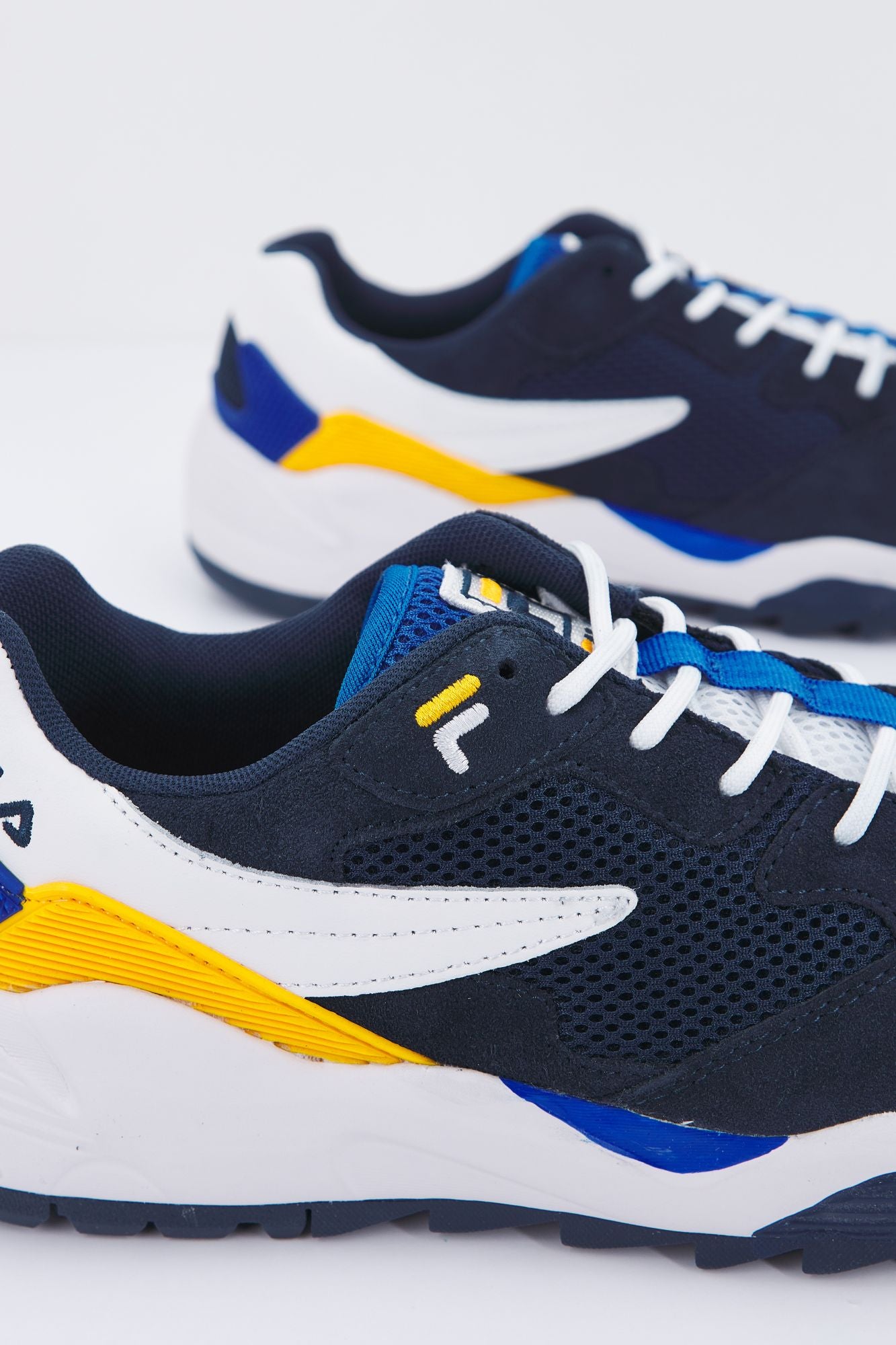 FILA VAULT CMR JOGGER CB LOW en color AZUL (4)