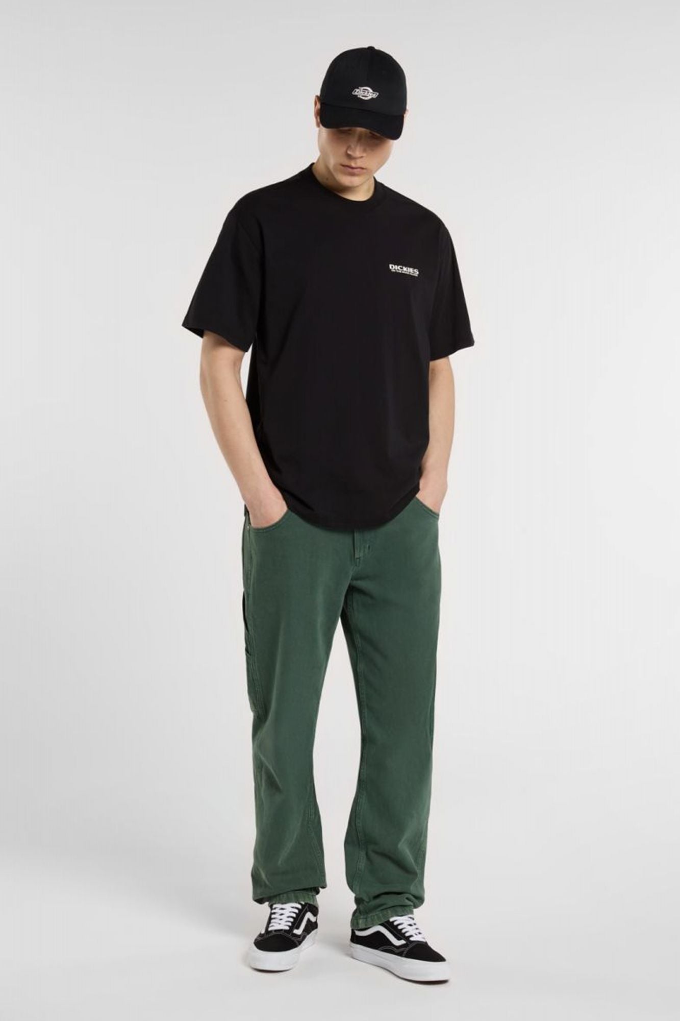 DICKIES BURNS TEE SS en color NEGRO (4)