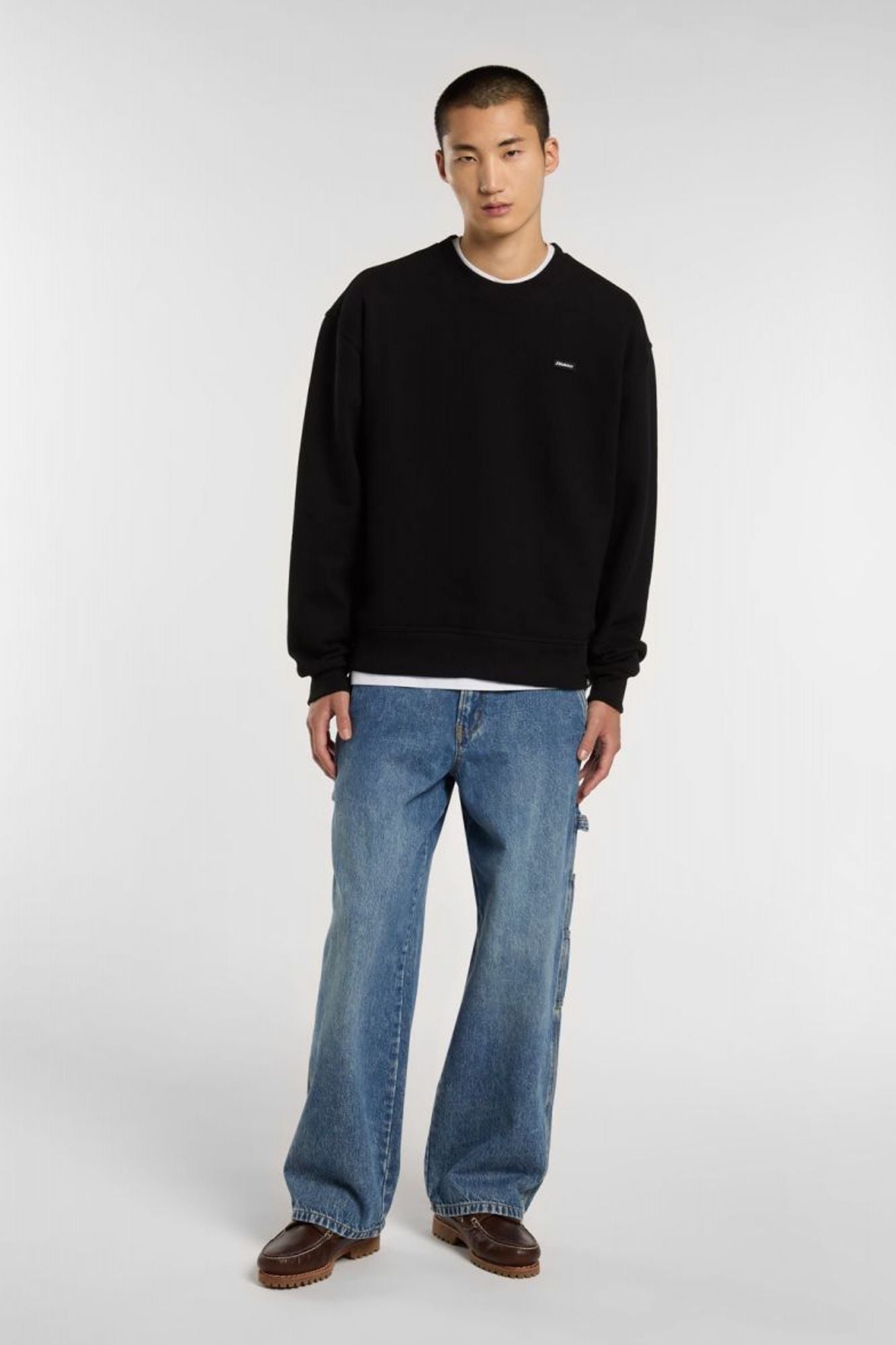 DICKIES OAKPORT CREWNECK SWEATSHIRT en color NEGRO (4)