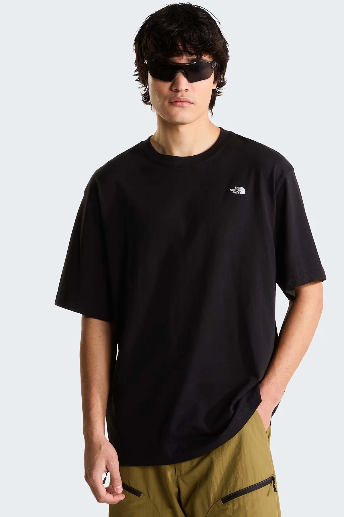THE NORTH FACE T-SHIRT en color NEGRO (1)