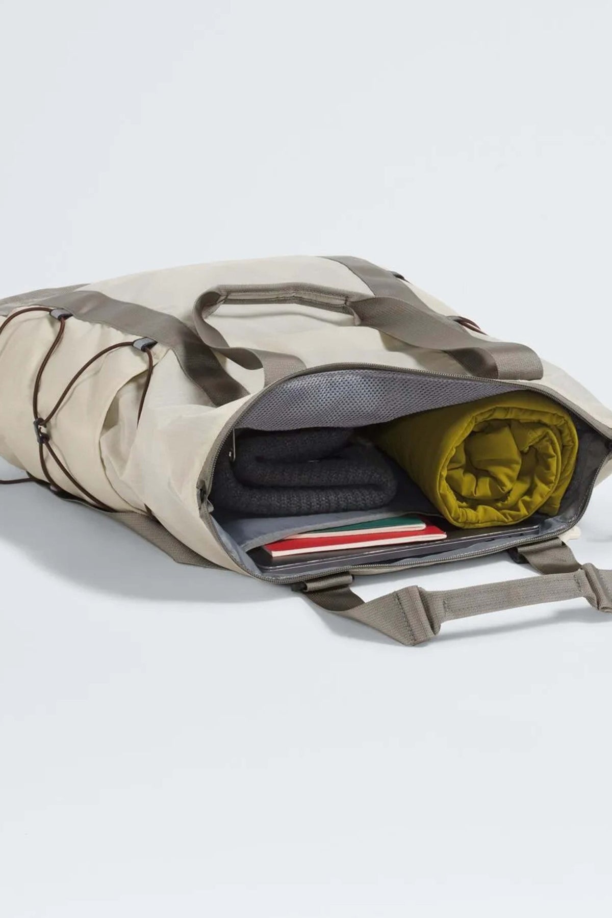 THE NORTH FACE BOREALIS TOTE en color BEIS (3)