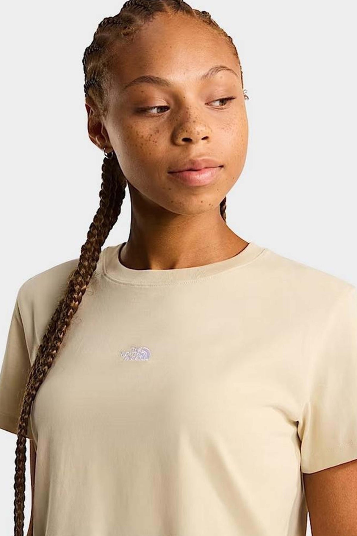 THE NORTH FACE CAMISETA W ESSENTIAL R en color BEIS (3)
