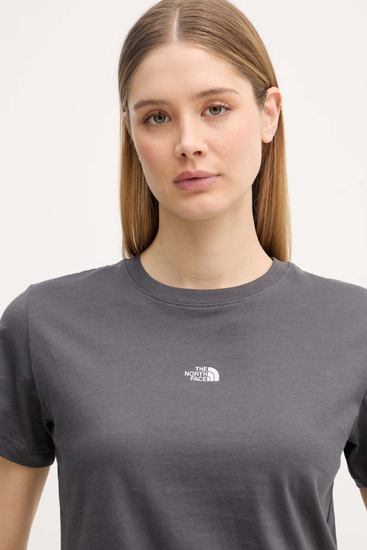 THE NORTH FACE CAMISETA W ESSENTIAL R en color GRIS (3)