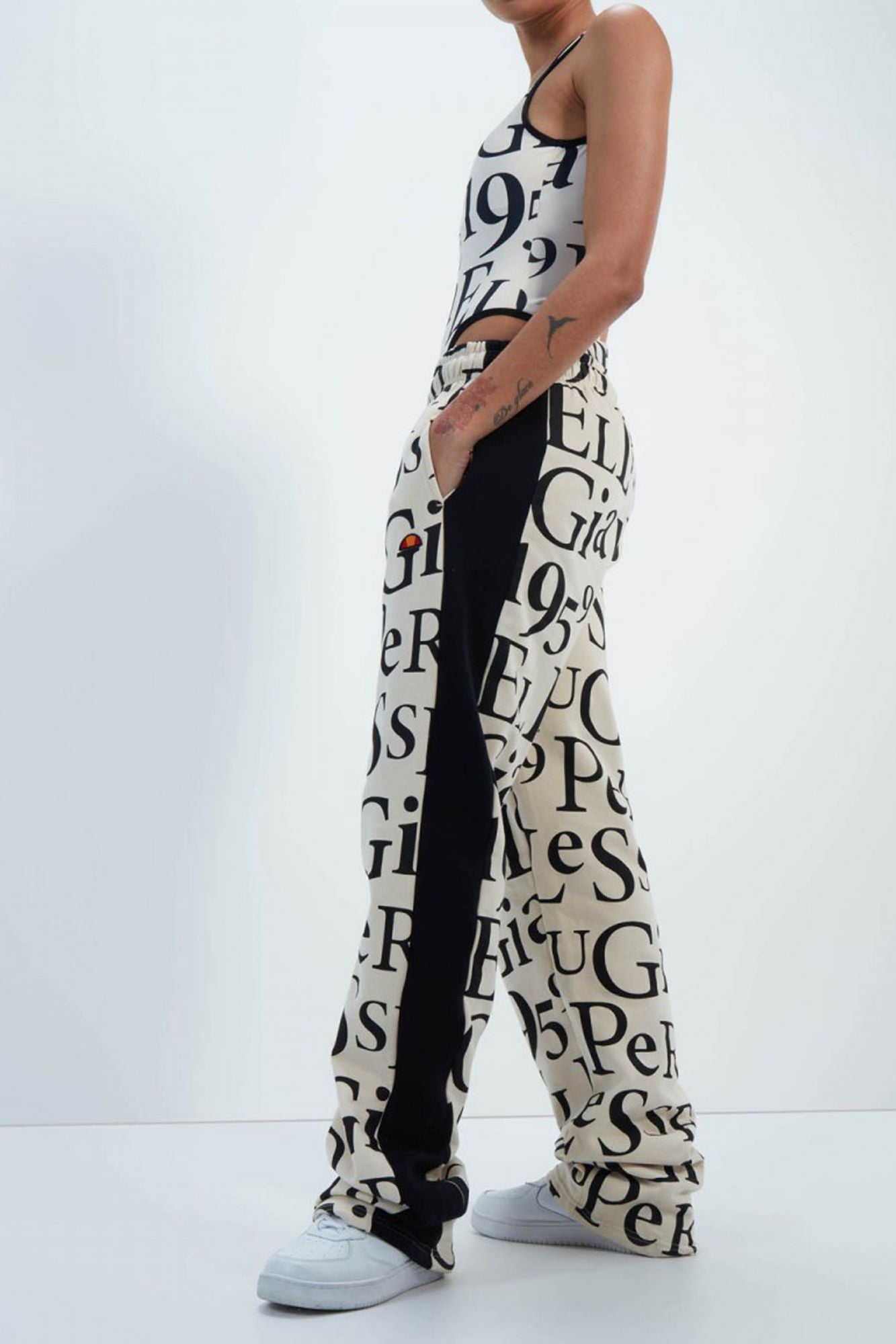 ELLESSE ALBANESE JOG PANT en color BLANCO (2)