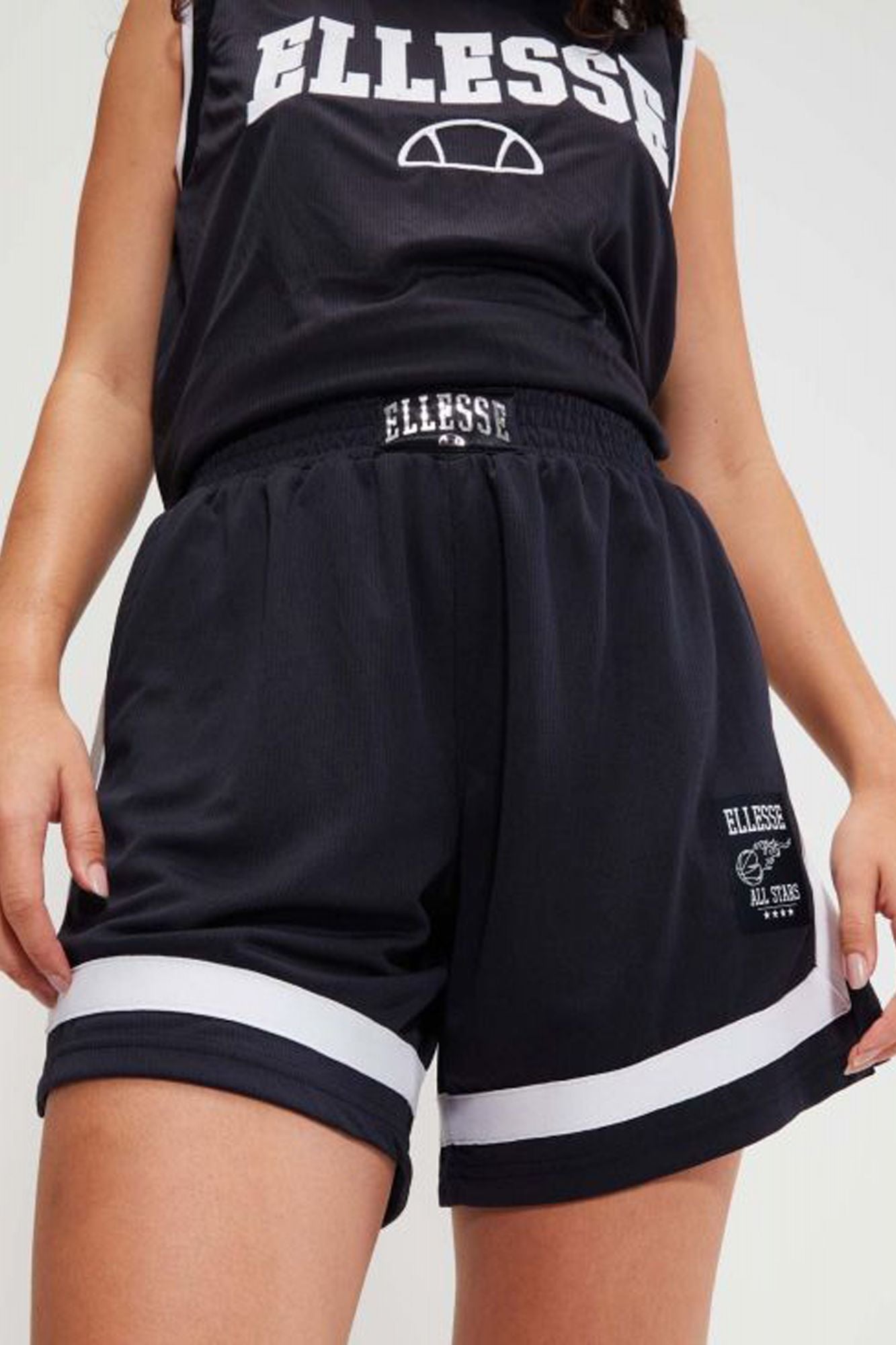 ELLESSE BENIGNA SHORT en color AZUL (1)