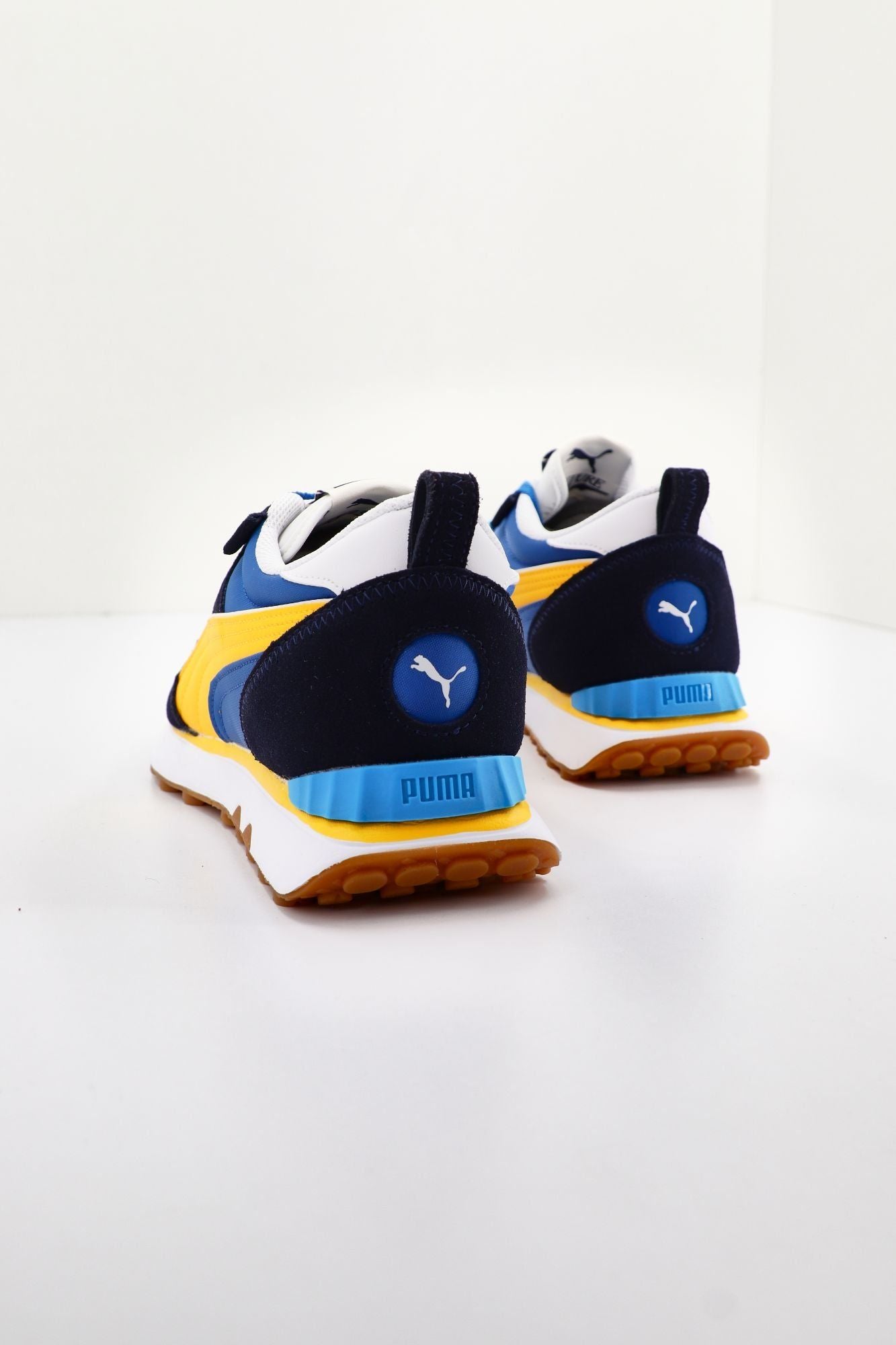 PUMA RIDER FV ESSENTIALS en color AZUL (4)