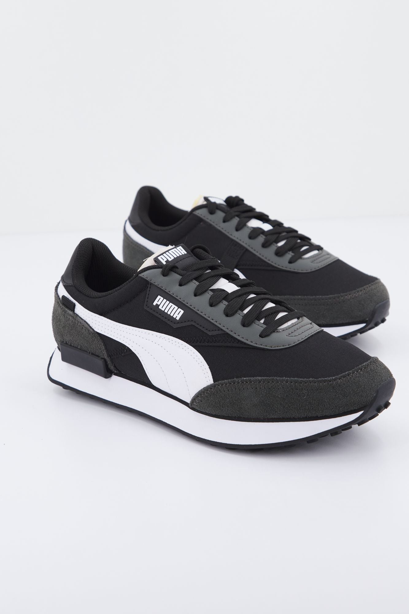 PUMA  FUTURE RIDER PLAY ON en color NEGRO (3)