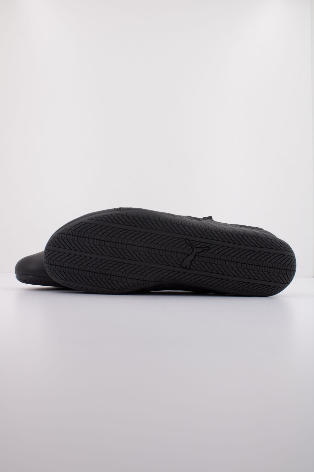 PUMA  SPEEDCAT LTH WNS  en color NEGRO (5)