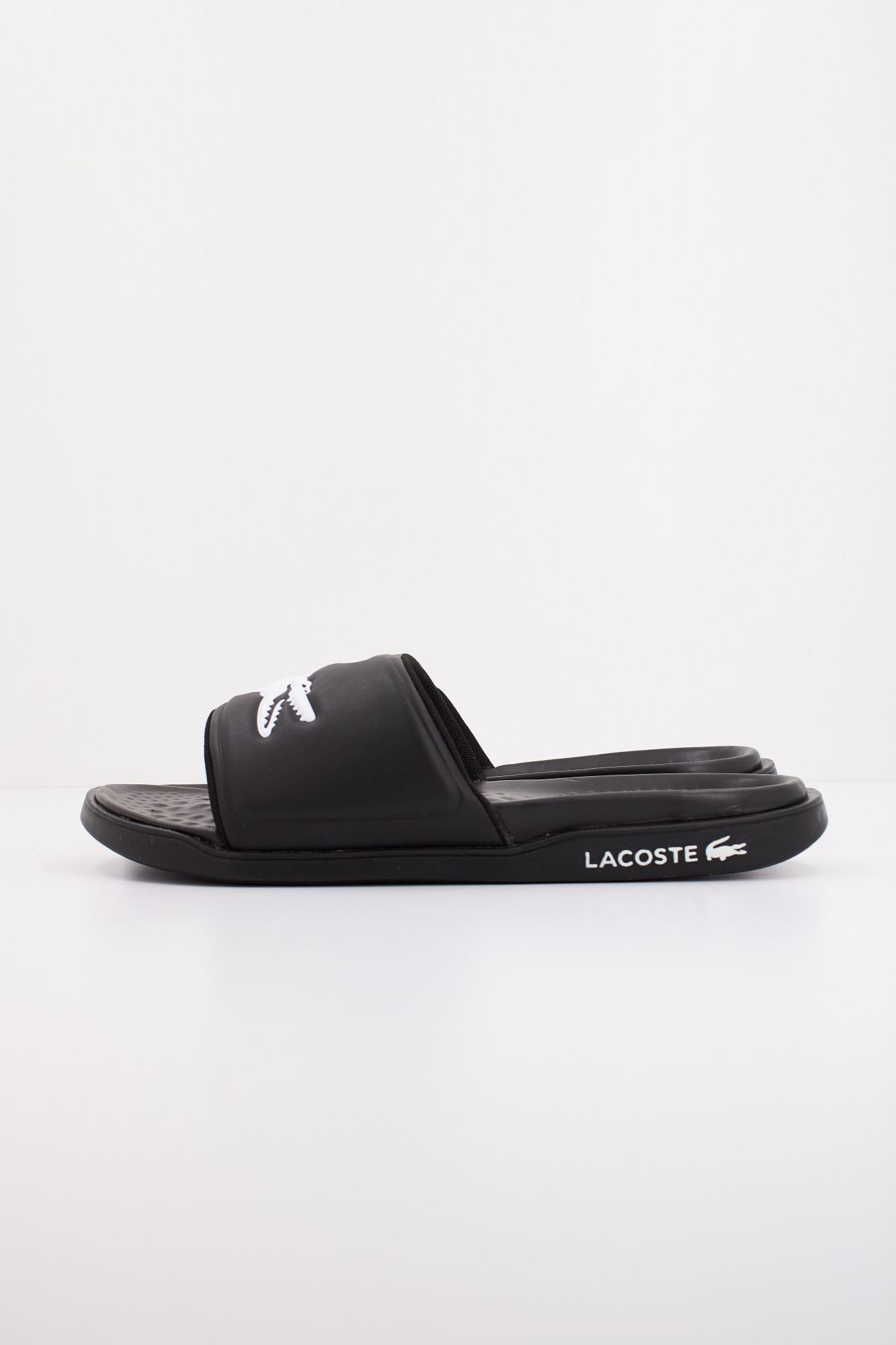 LACOSTE SERVE DUAL SYNTHETIC LOGO en color NEGRO (1)