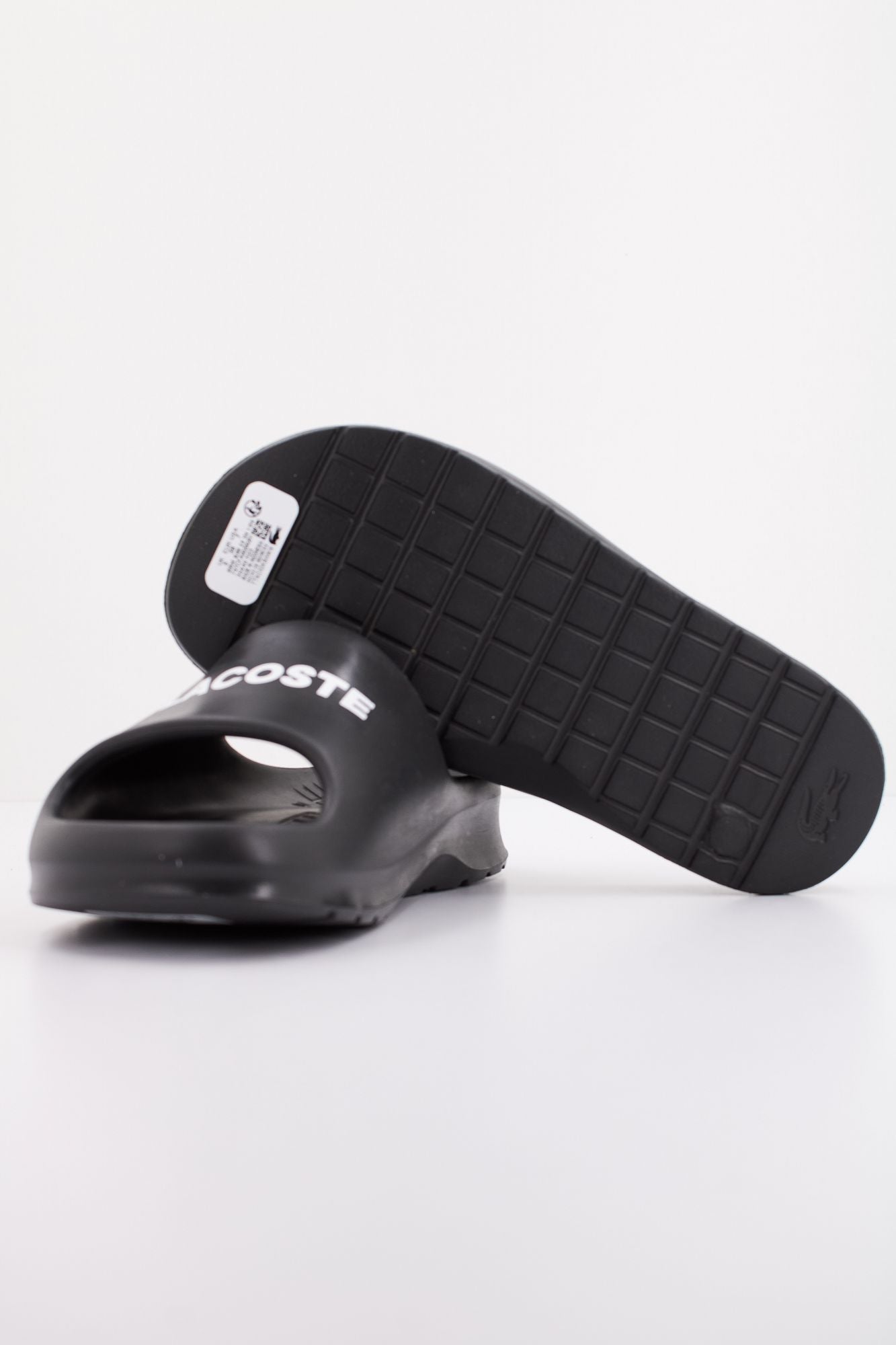 LACOSTE SERVE SLIDE 2.0 SYNTHETIC en color NEGRO (4)