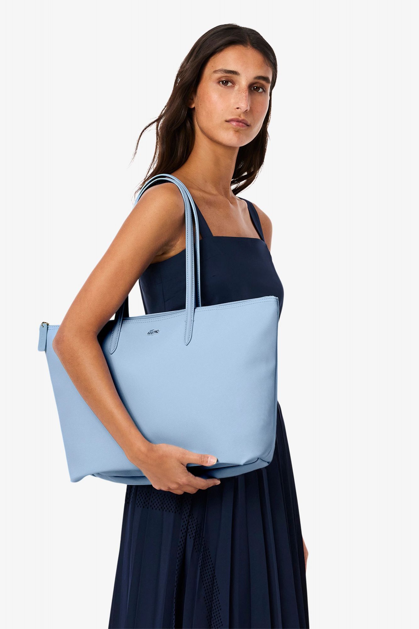 LACOSTE  LARGE COATED CANVAS TOTE en color AZUL (3)