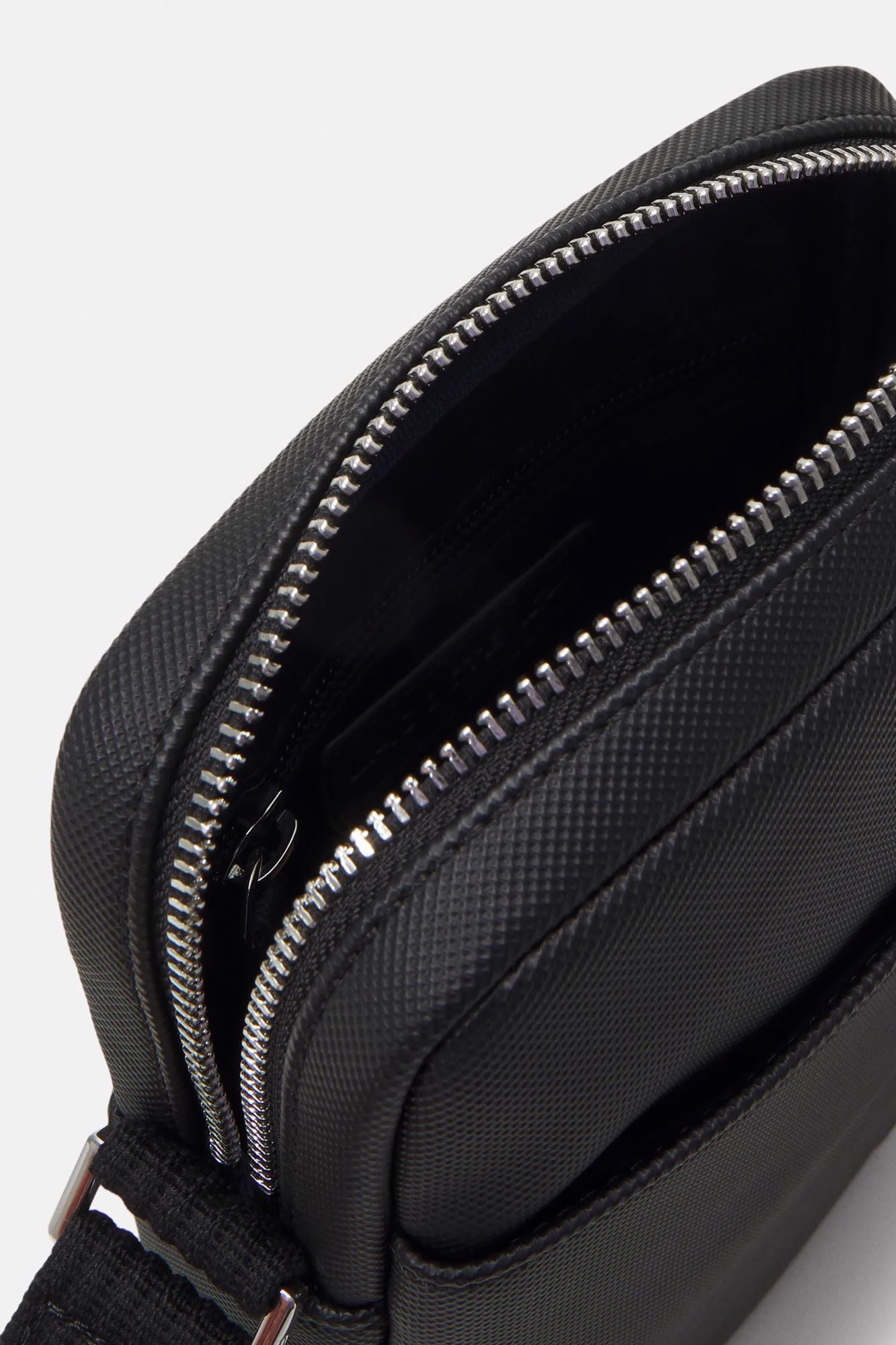 LACOSTE MEN'S CLASSIC VERTICAL CAM en color NEGRO (3)