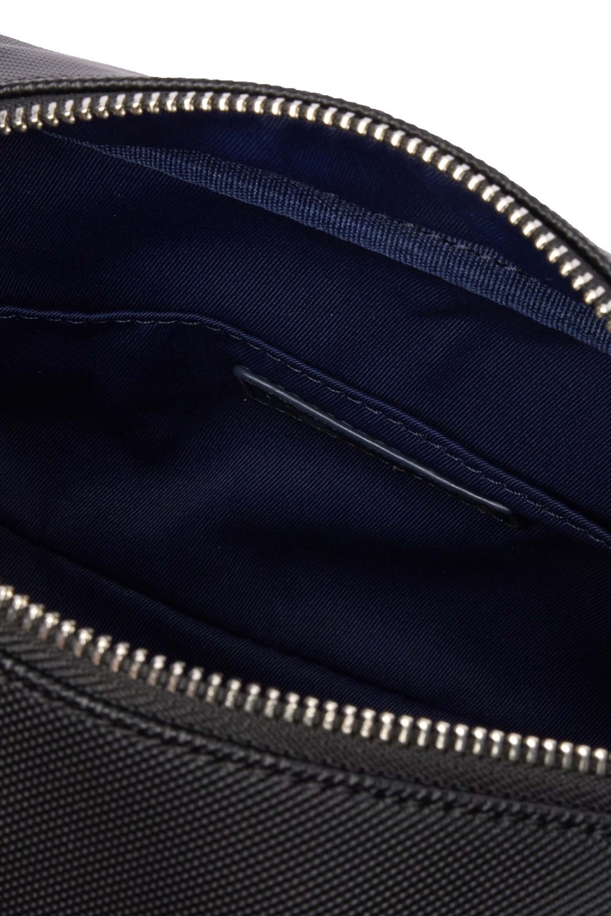 LACOSTE TOILET KIT en color NEGRO (4)