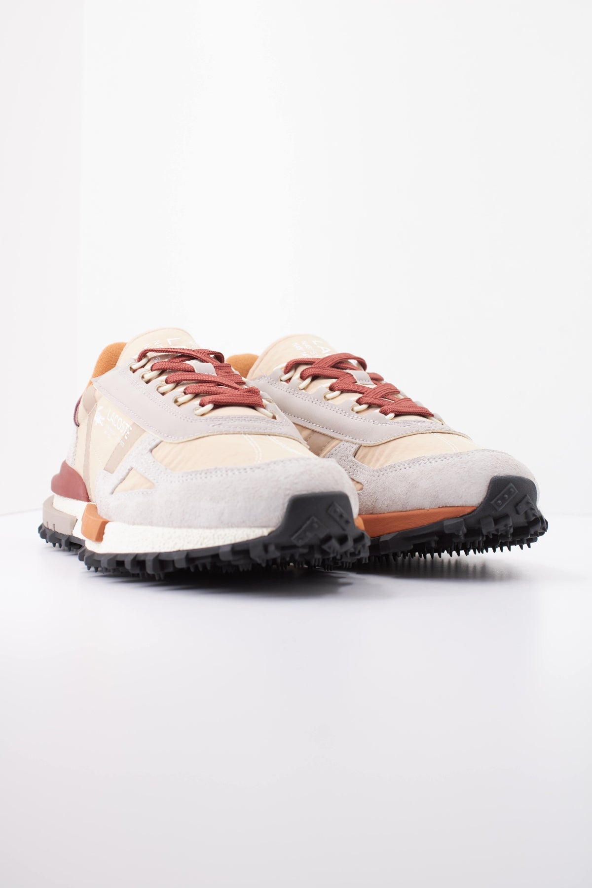 LACOSTE ELITE ACTIVE en color BEIS (2)