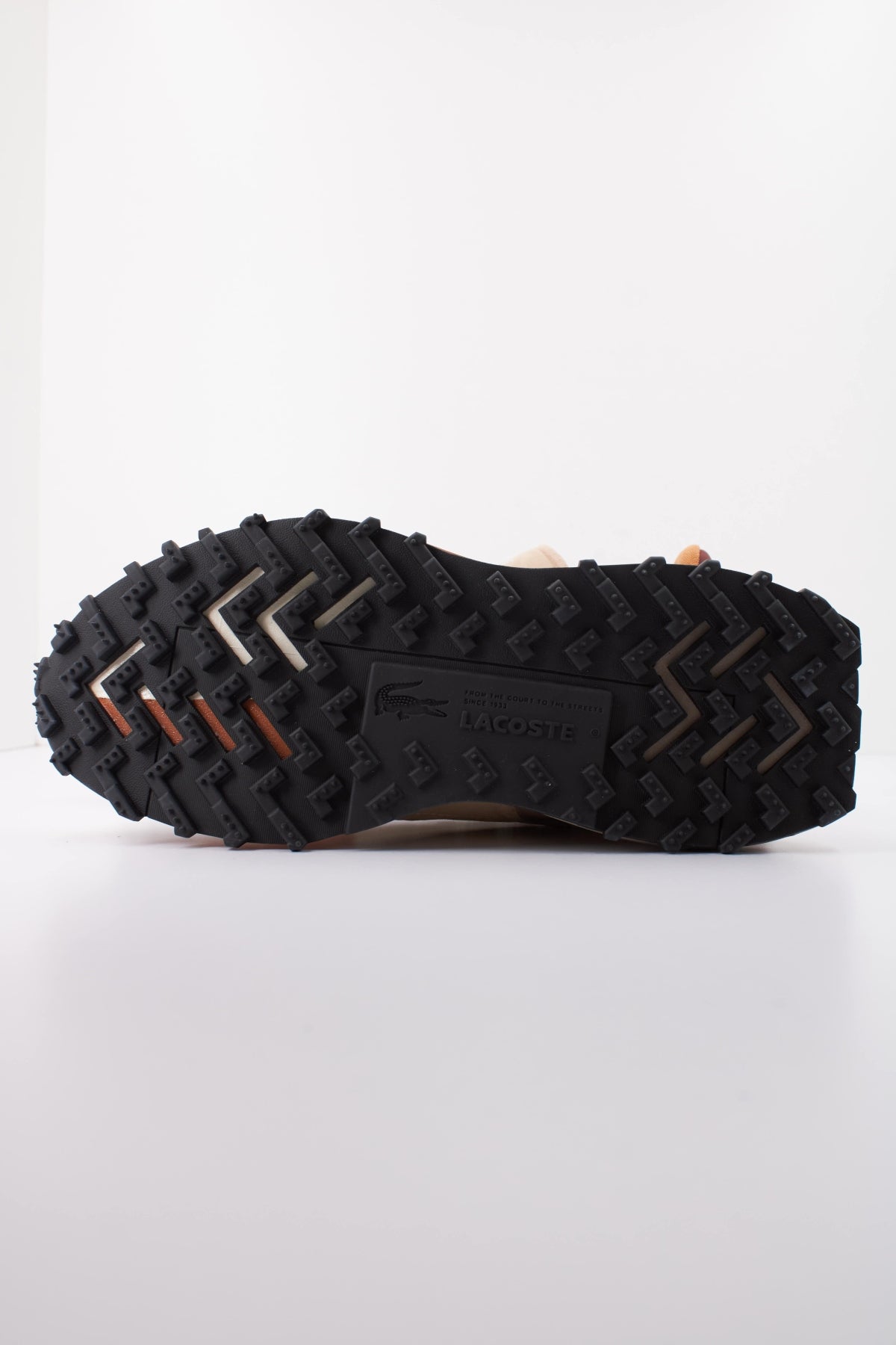 LACOSTE ELITE ACTIVE en color BEIS (5)