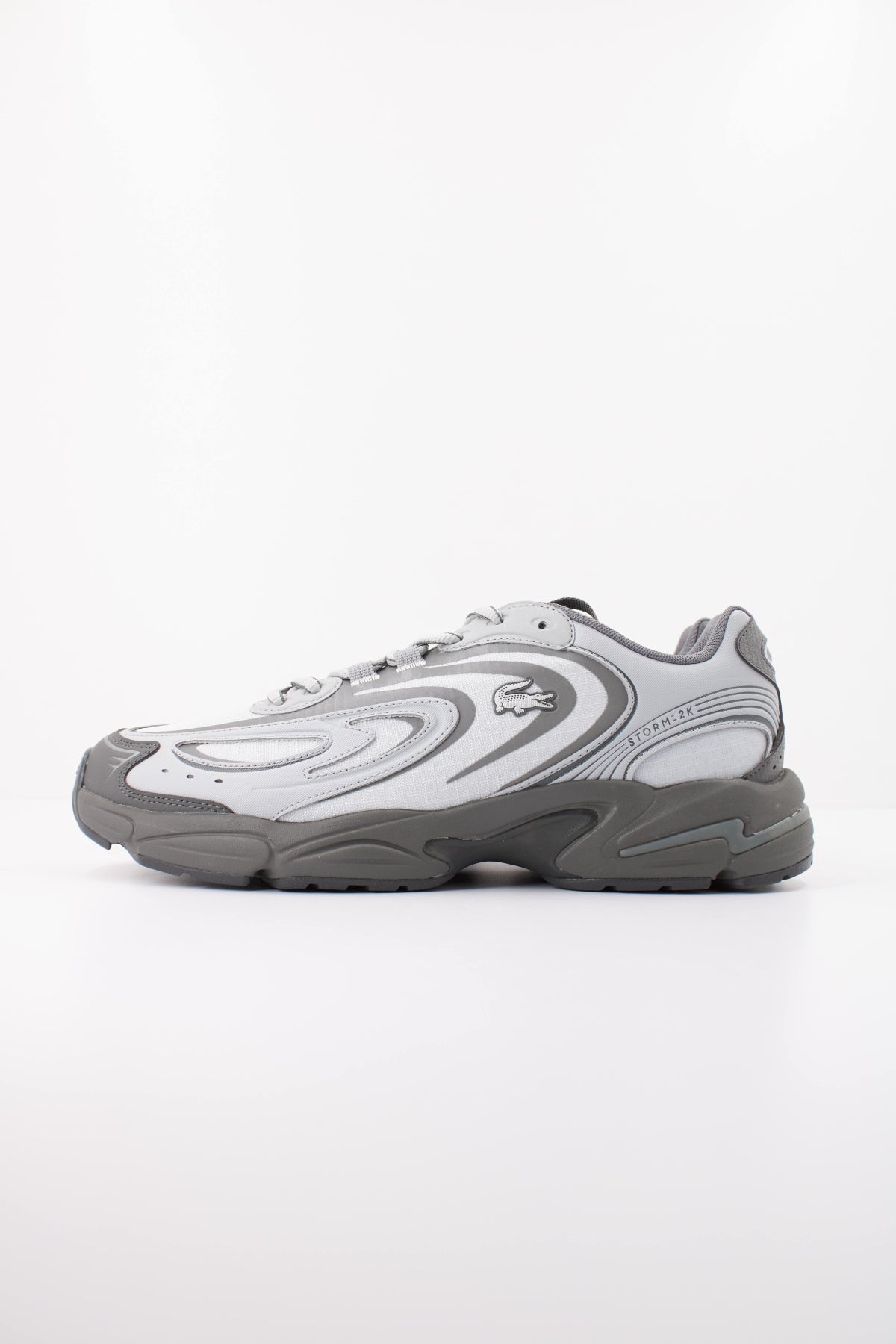 LACOSTE 52SMA0137 STORM 96 en color GRIS (1)