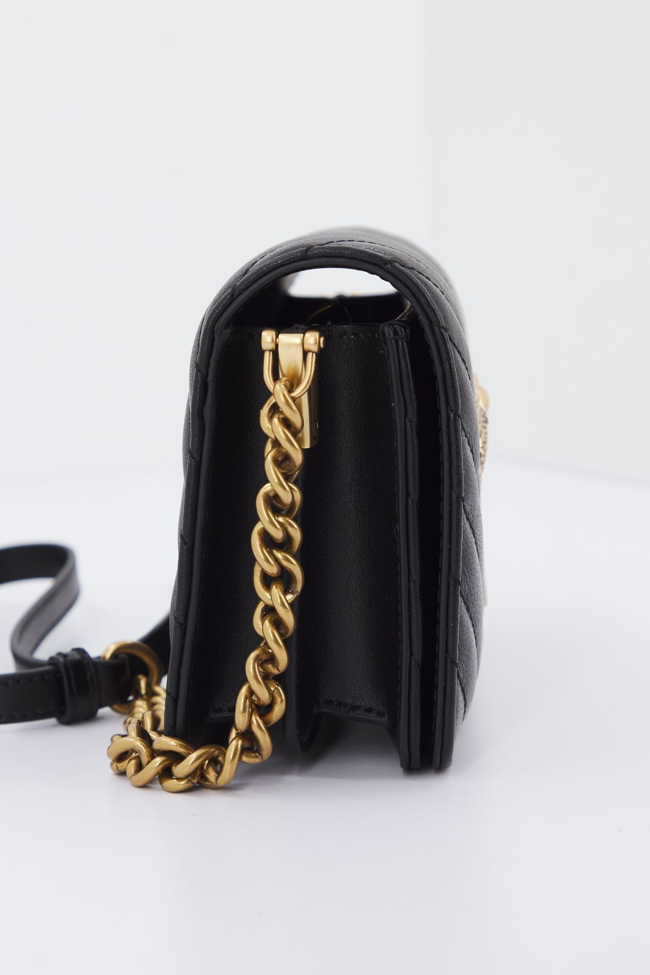 PINKO  LOVE CLICK MINI CHEVRO en color NEGRO (3)