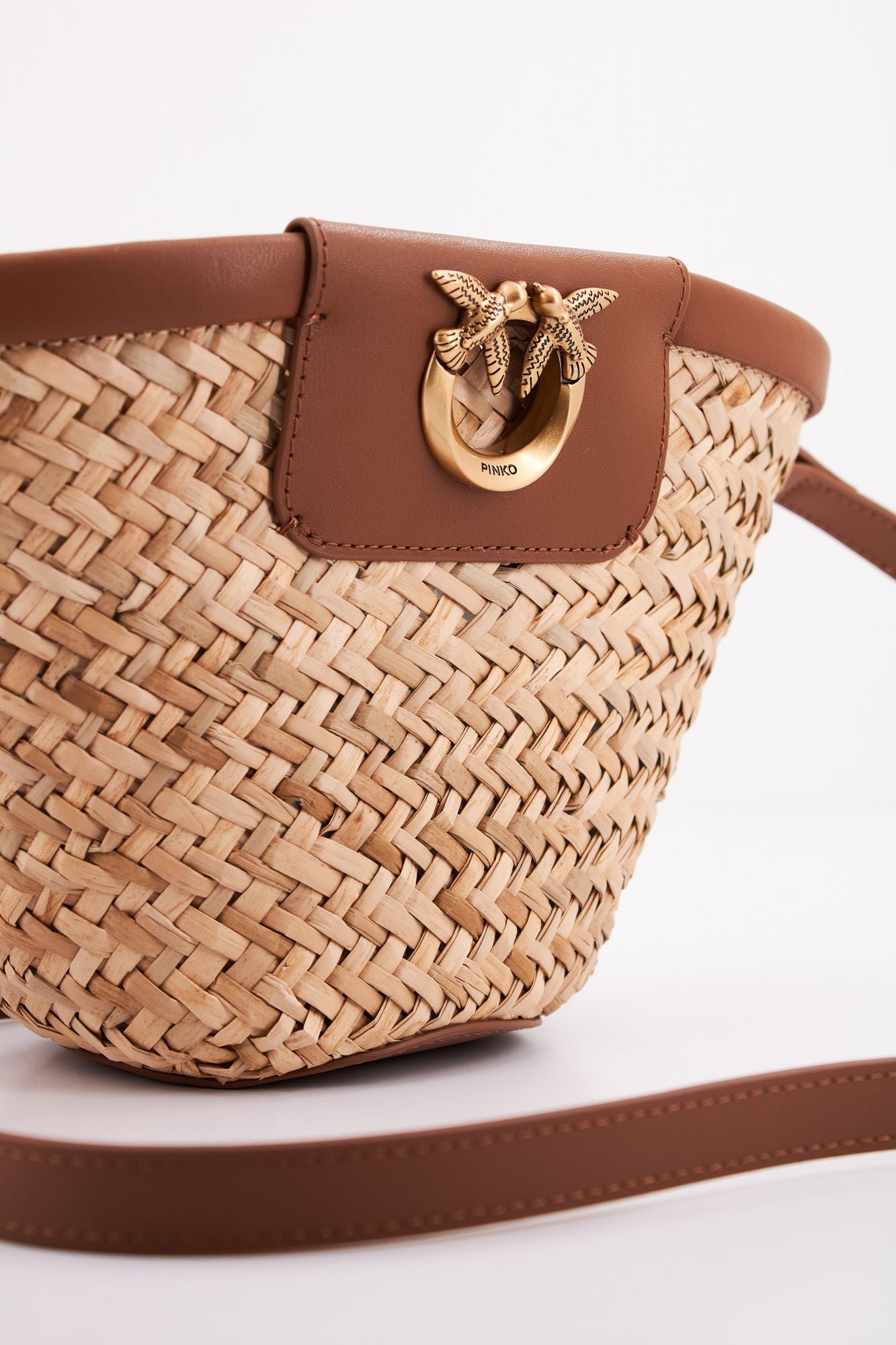 PINKO  LOVE SUMMER BUCKET en color MARRON (4)