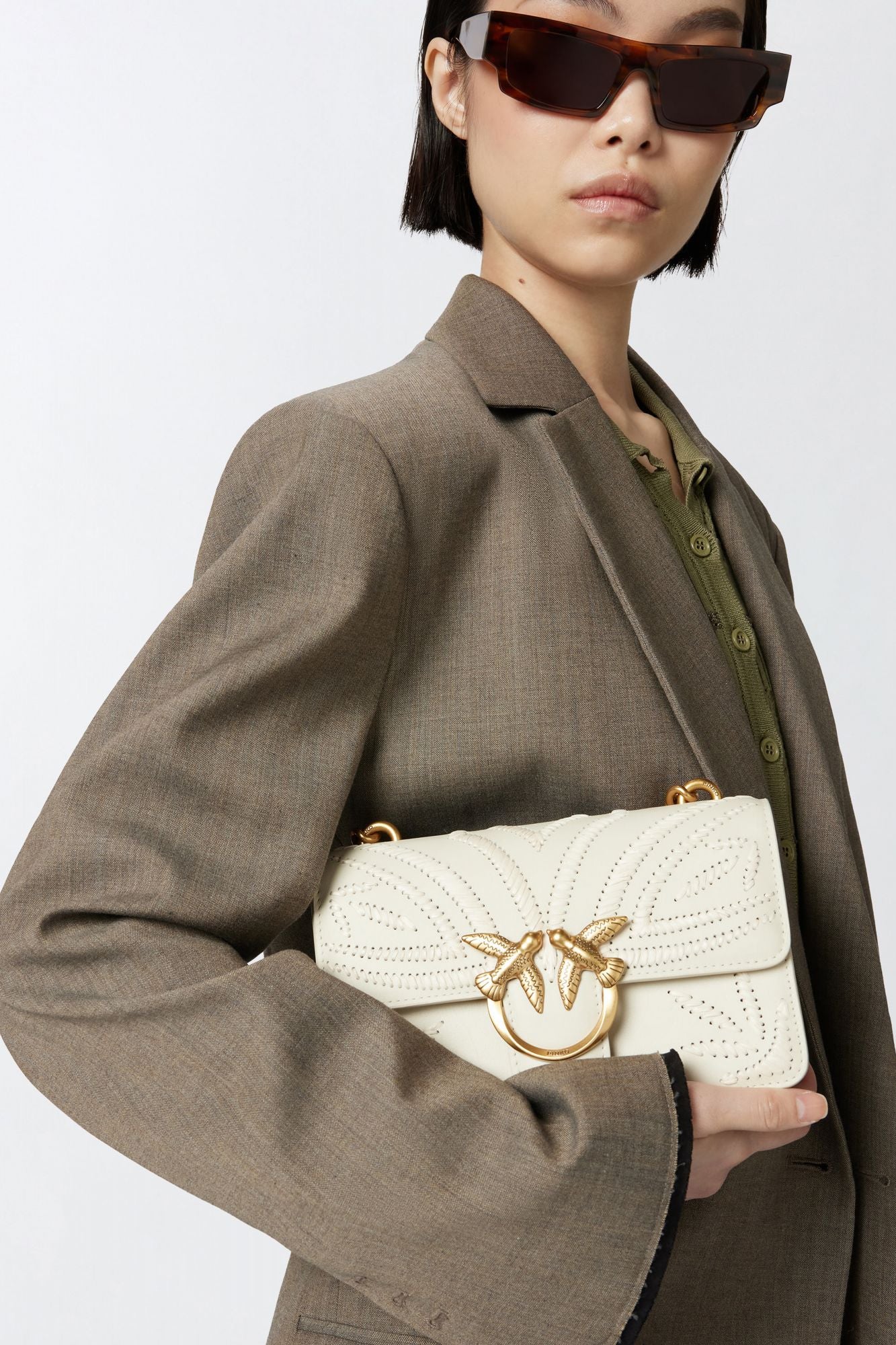 PINKO MINI LOVE BAG SMALL SHOULDER BAG WITH RAFFIA EMBROIDERY en color BLANCO (4)