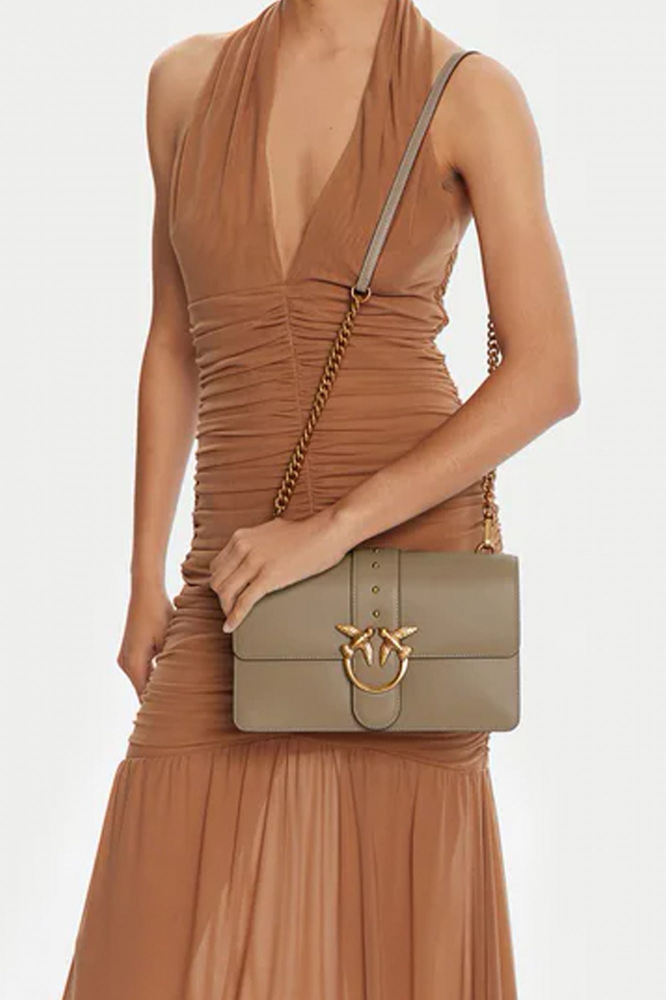 PINKO LOVE ONE CLASSIC ST. CL en color BEIS (4)